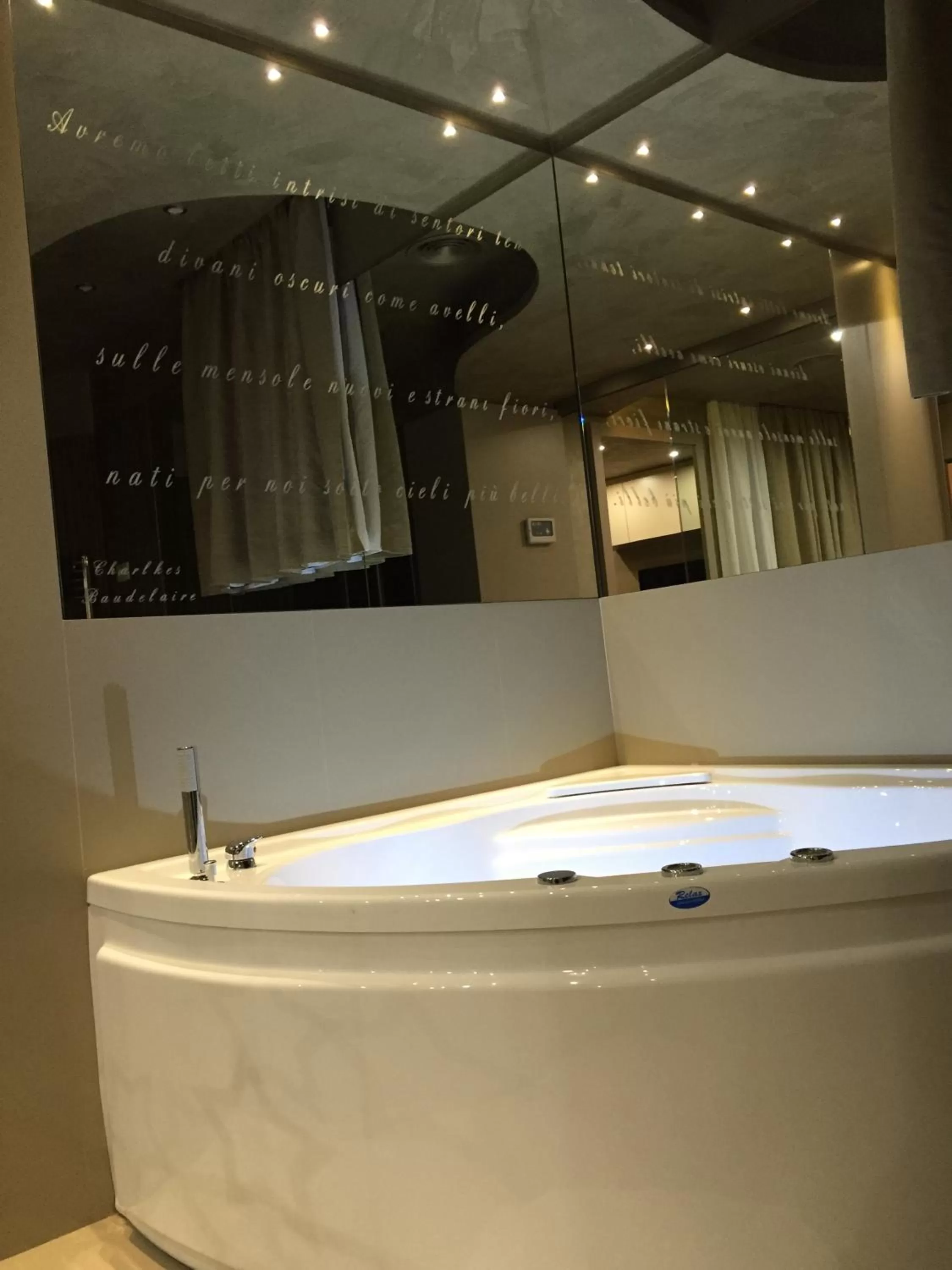 Hot Tub in Hotel Smeraldo