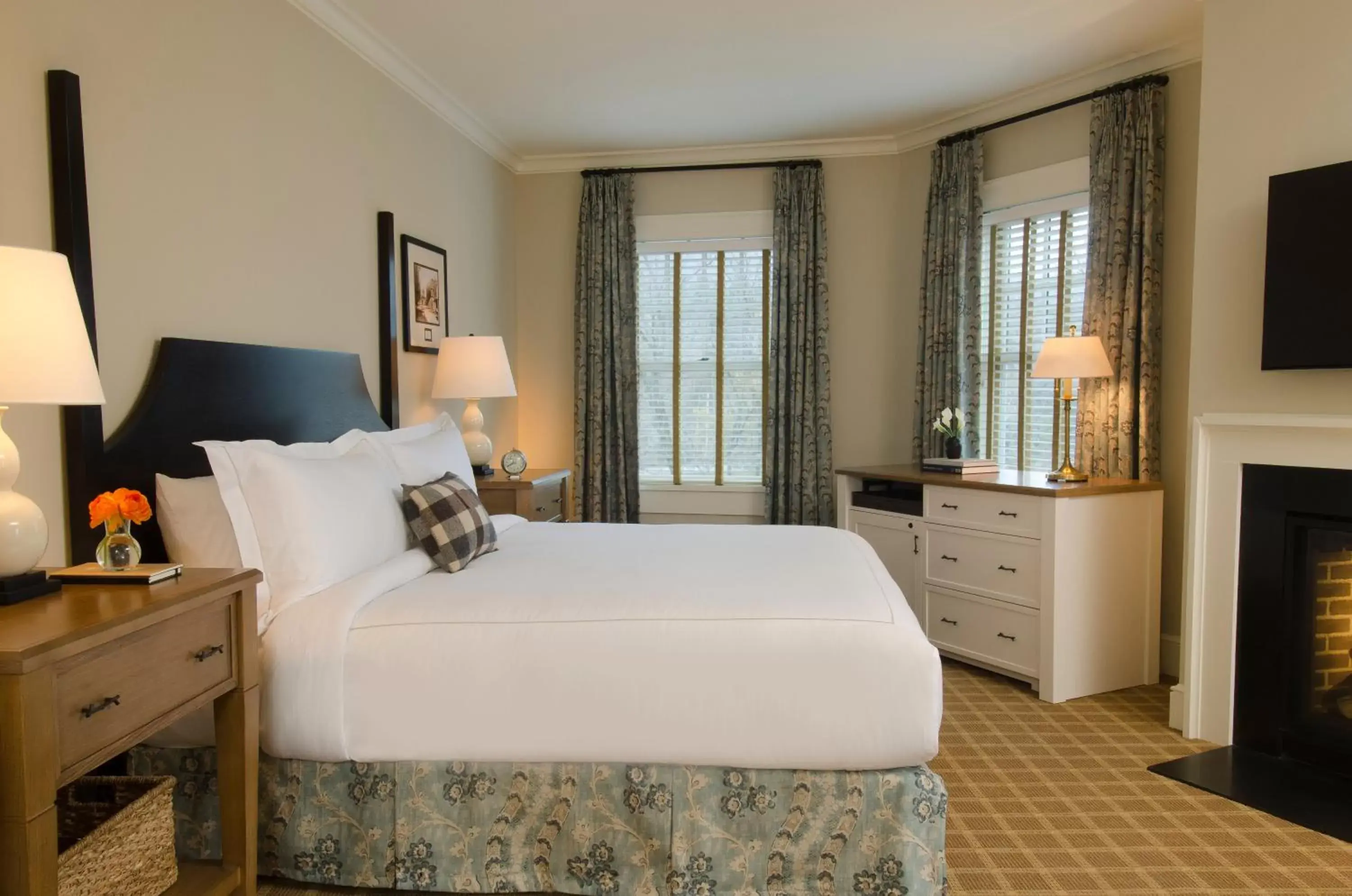 One-Bedroom King Suite - Communication Accessible in Kimpton Taconic Hotel by IHG One-Bedroom King Suite - Communication Accessible in Kimpton Taconic Hotel by IHG
