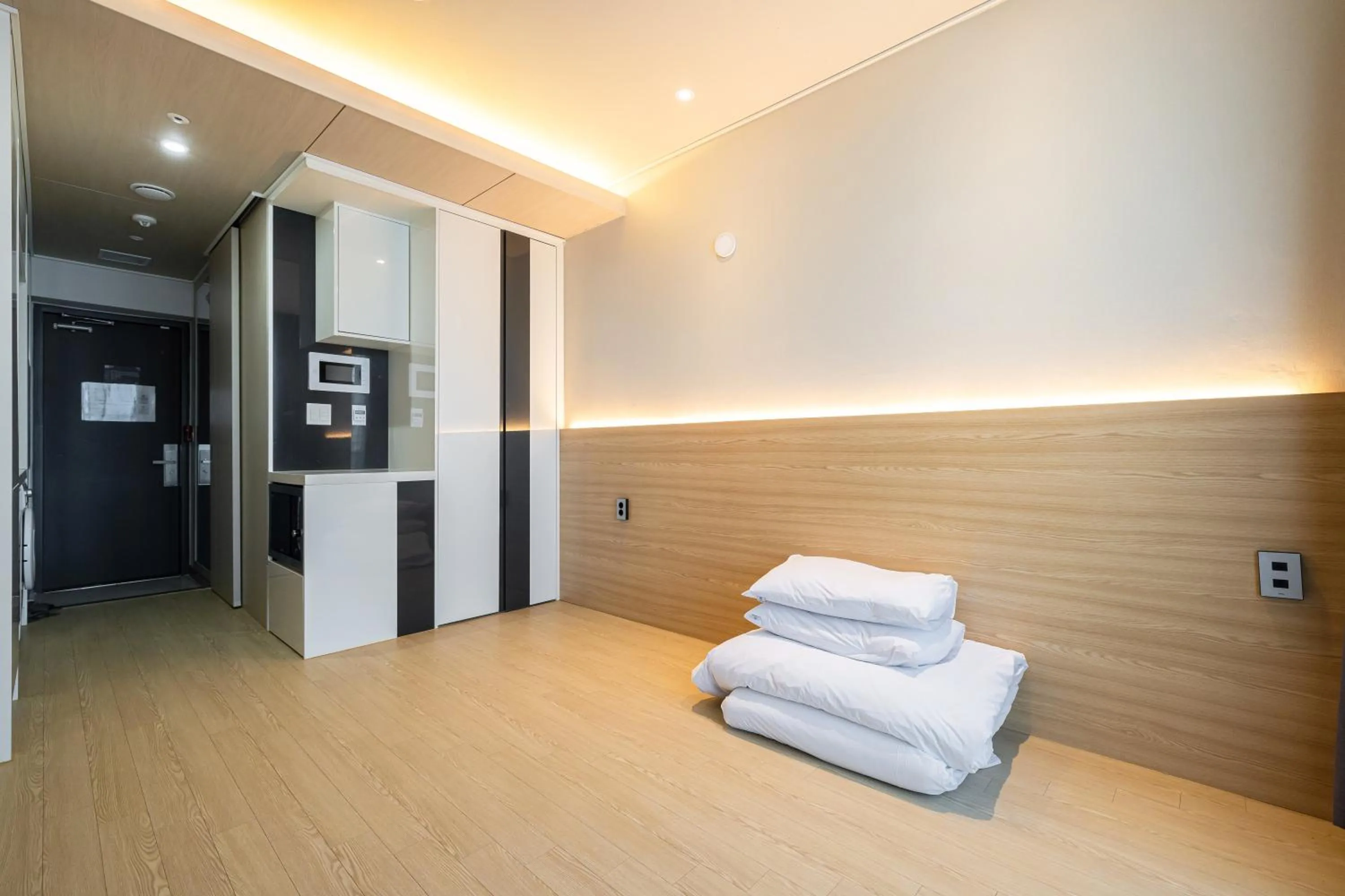 Bed in Ocean Soleview Hotel