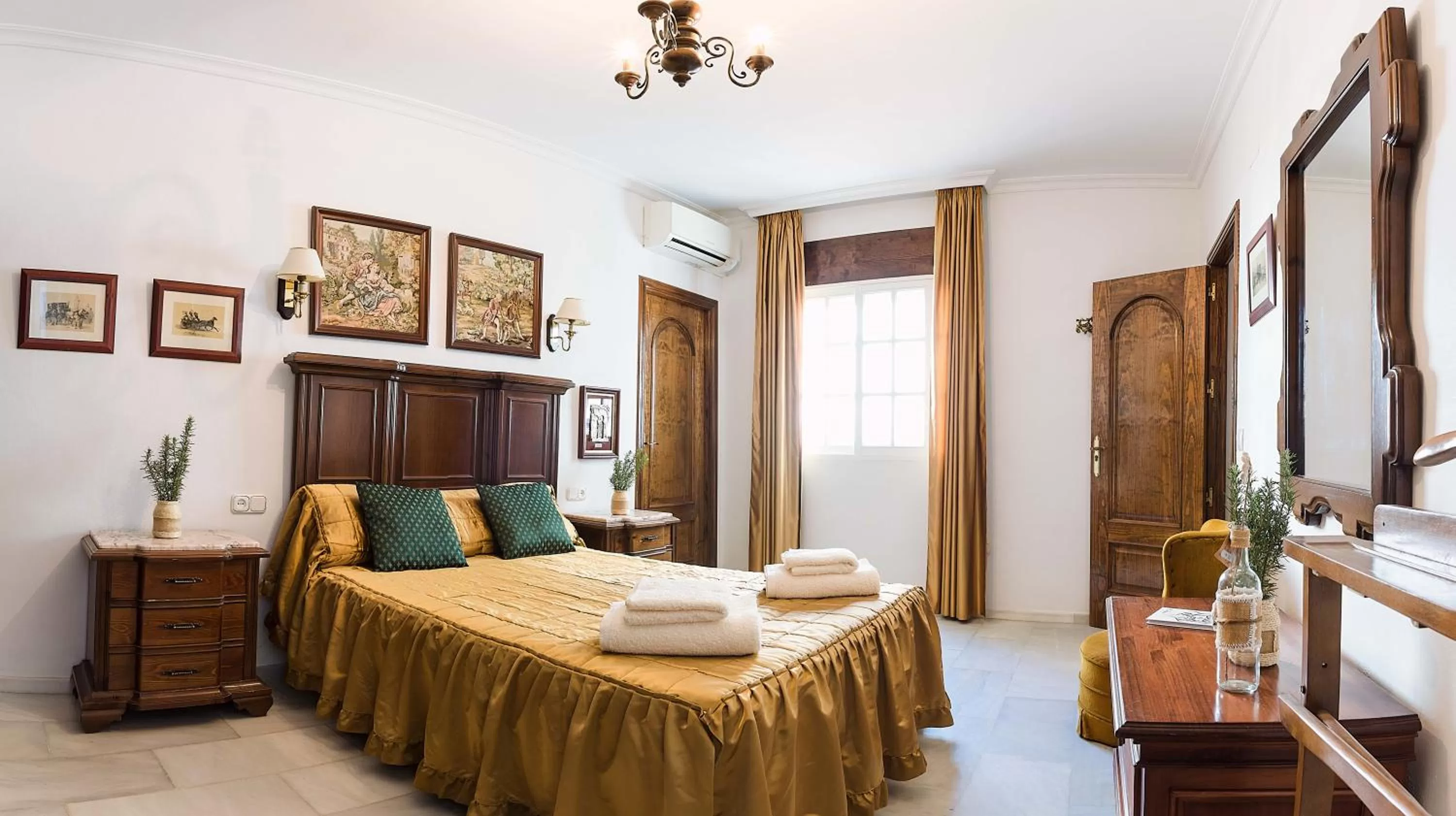 Photo of the whole room, Bed in Boutique house LujoPobre