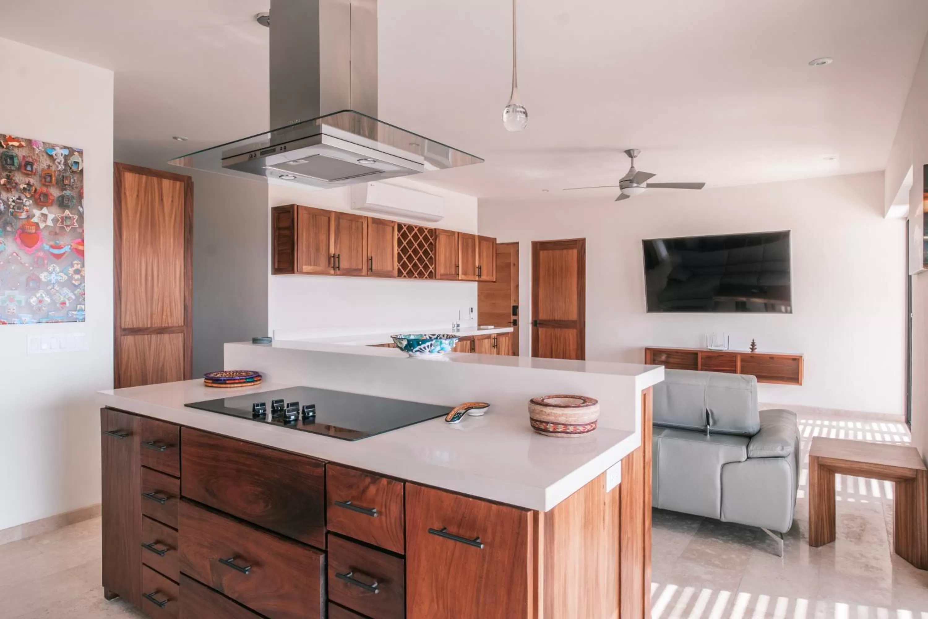 Kitchen or kitchenette, Kitchen/Kitchenette in Cerritos Surf Residences