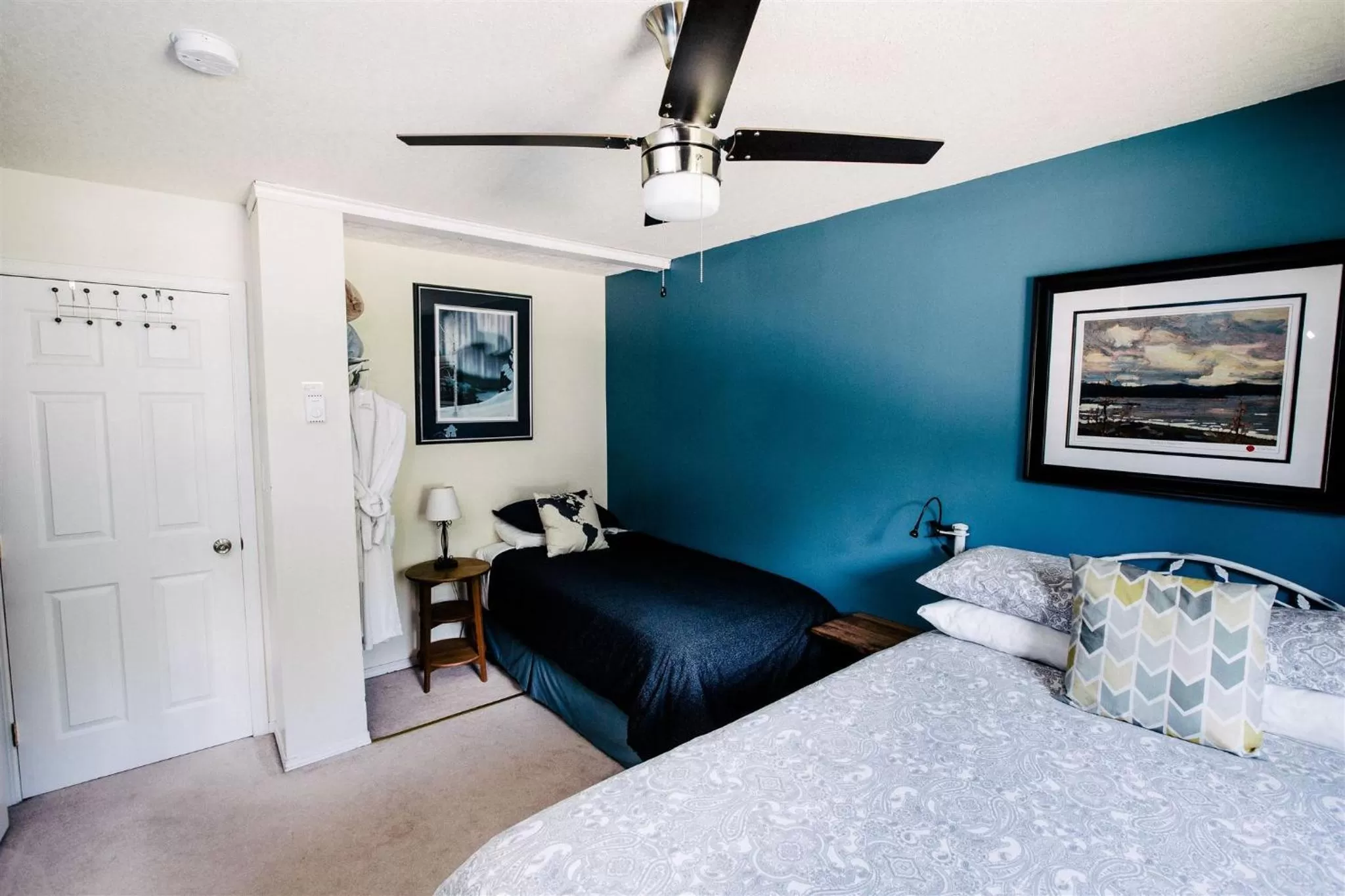 Photo of the whole room, Bed in Alpenrose Revelstoke Bed & Breakfast