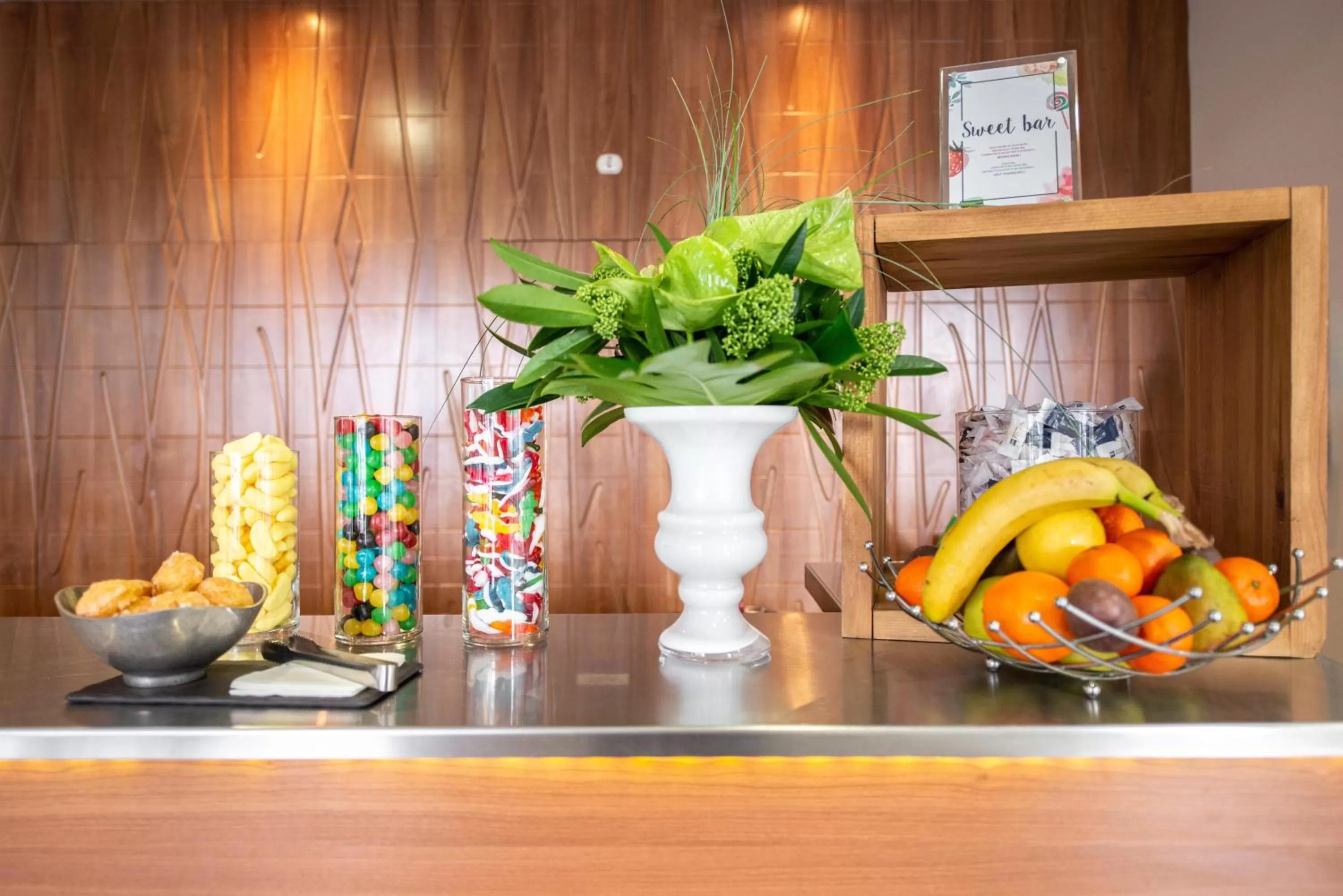 Lobby or reception in Best Western Plus Paris Velizy