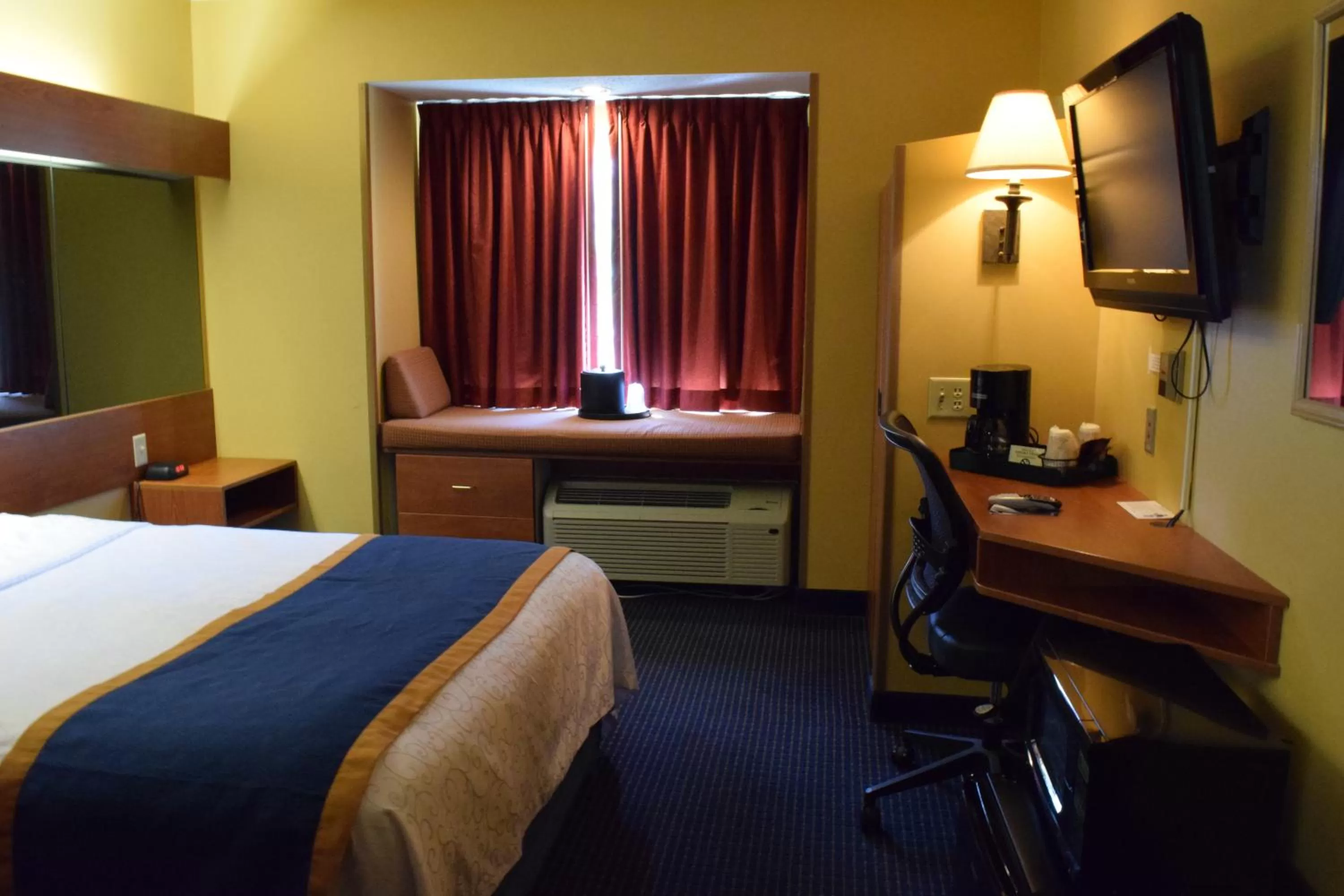 Bed in Inn at the Finger Lakes