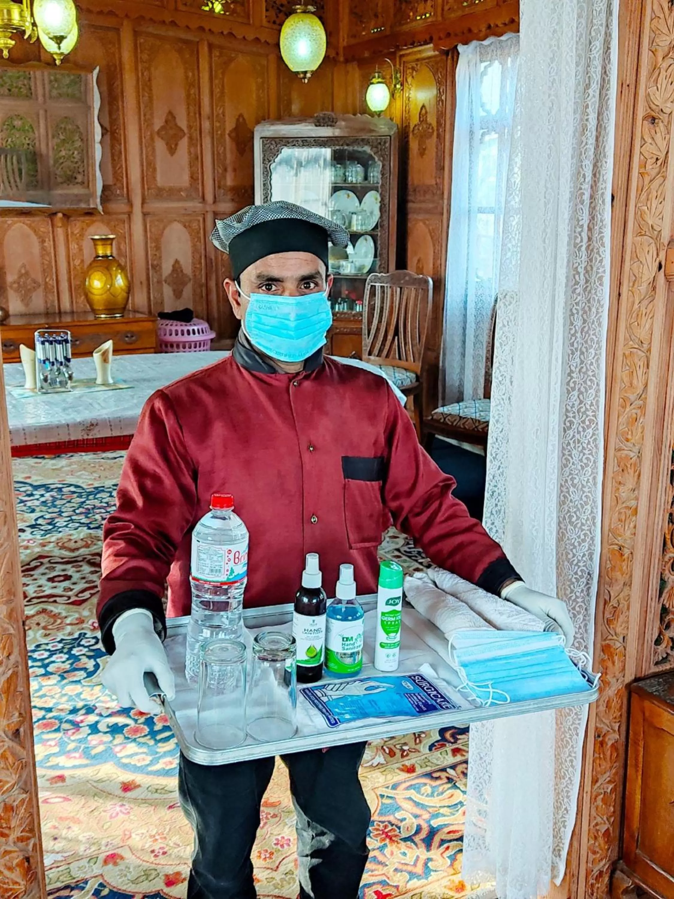 Property building in Wangnoo Heritage Houseboats