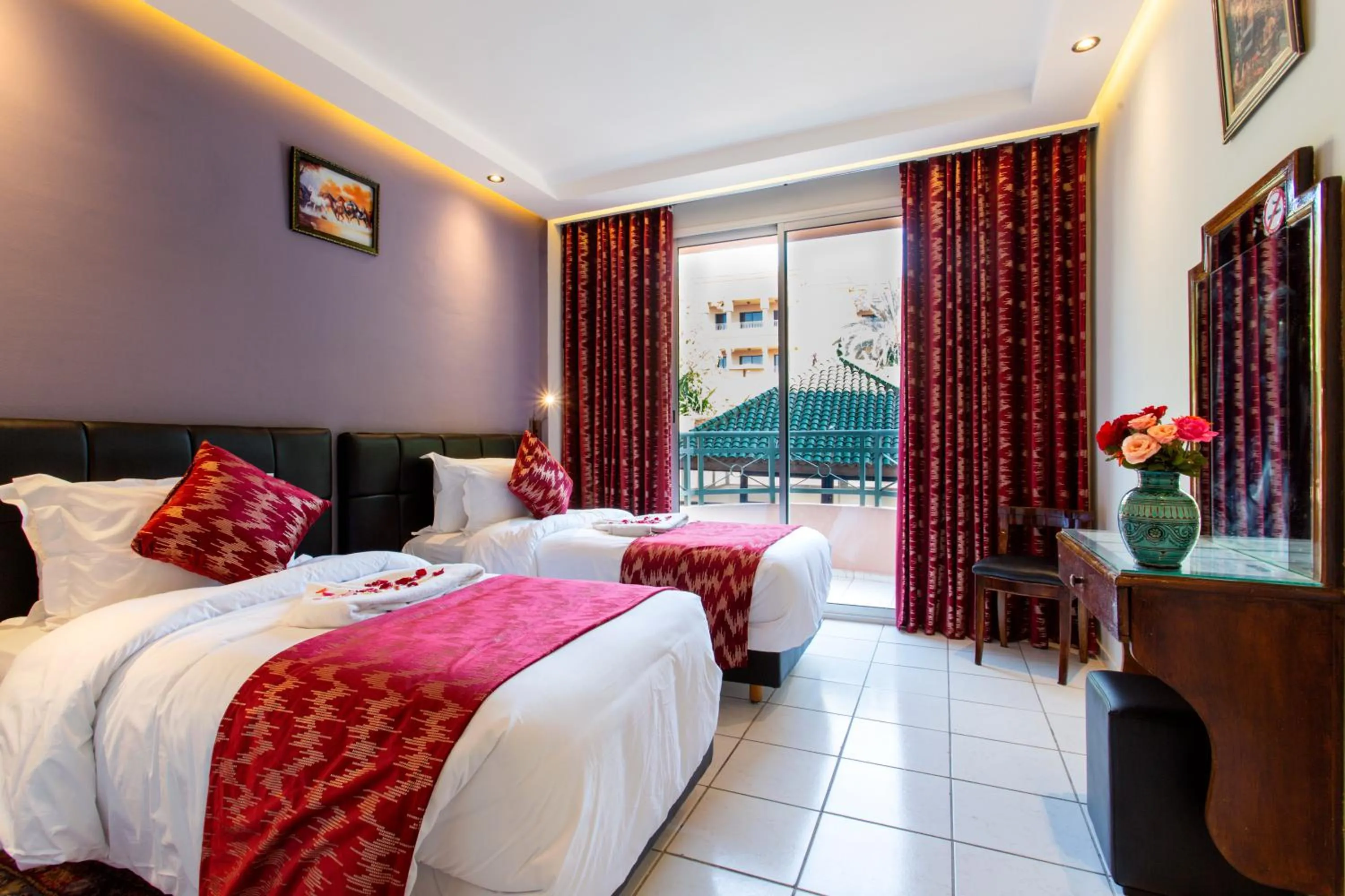 Photo of the whole room, Bed in Hotel Akabar