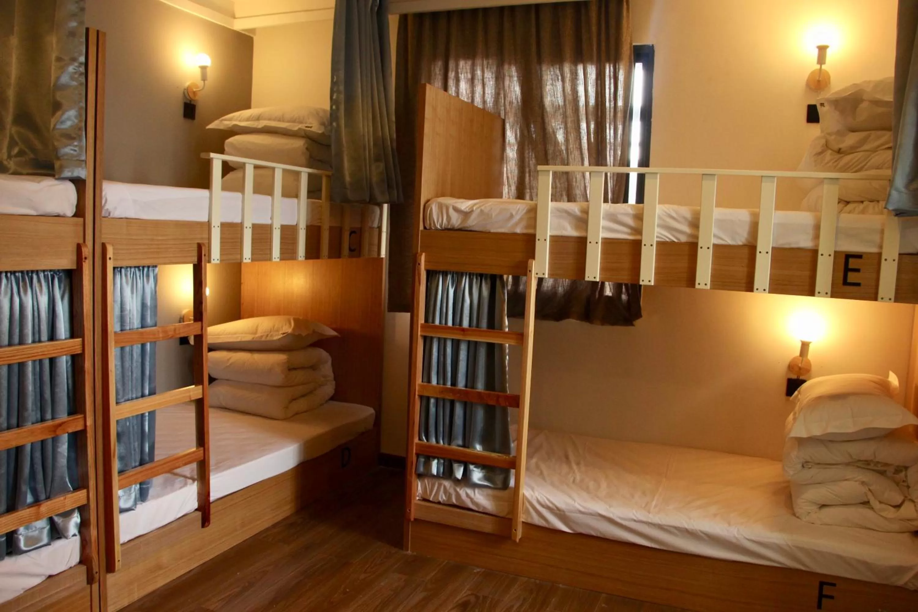 Bunk Bed in Travel light Guilin