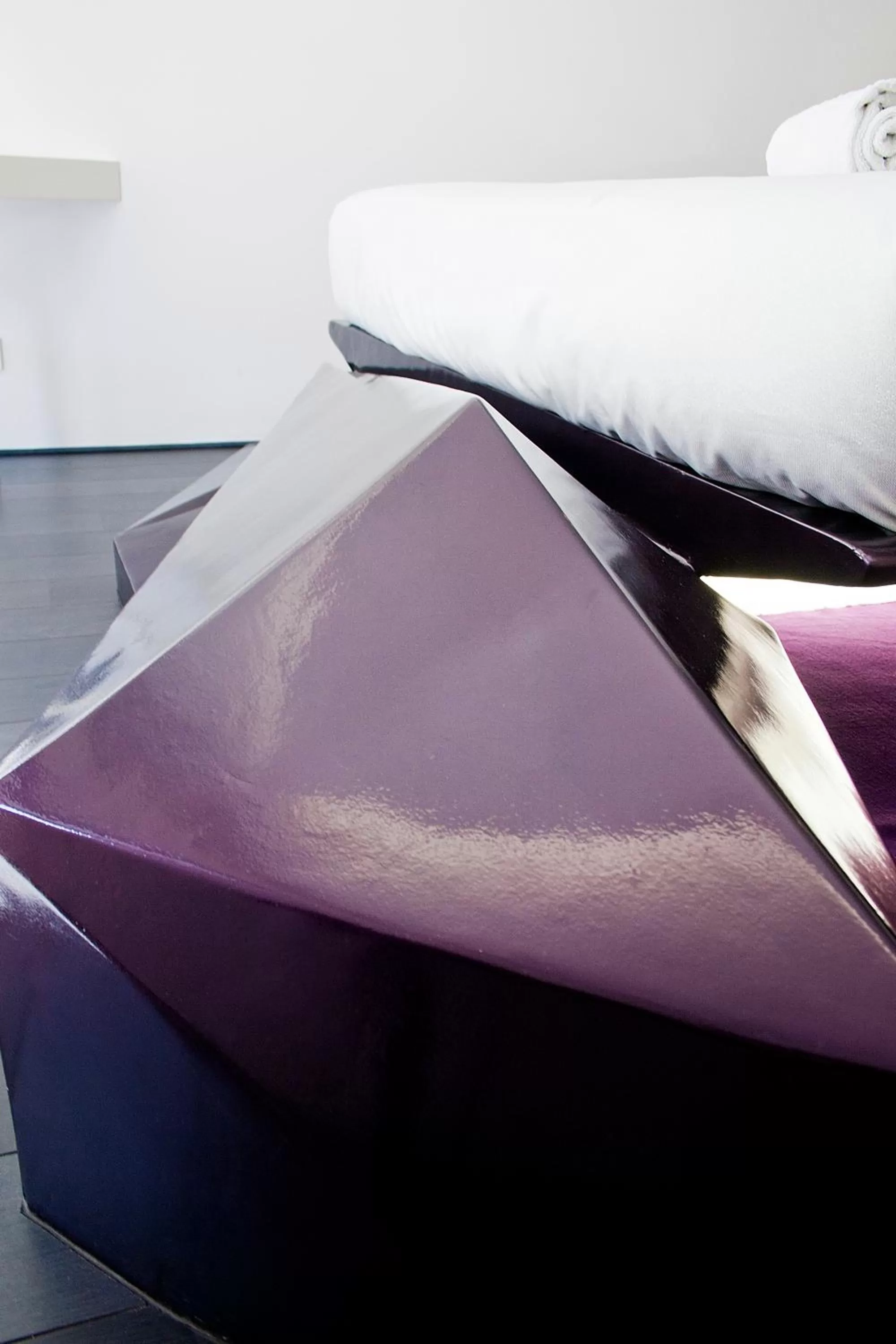 Decorative detail, Bed in Absoluto Design Hotel