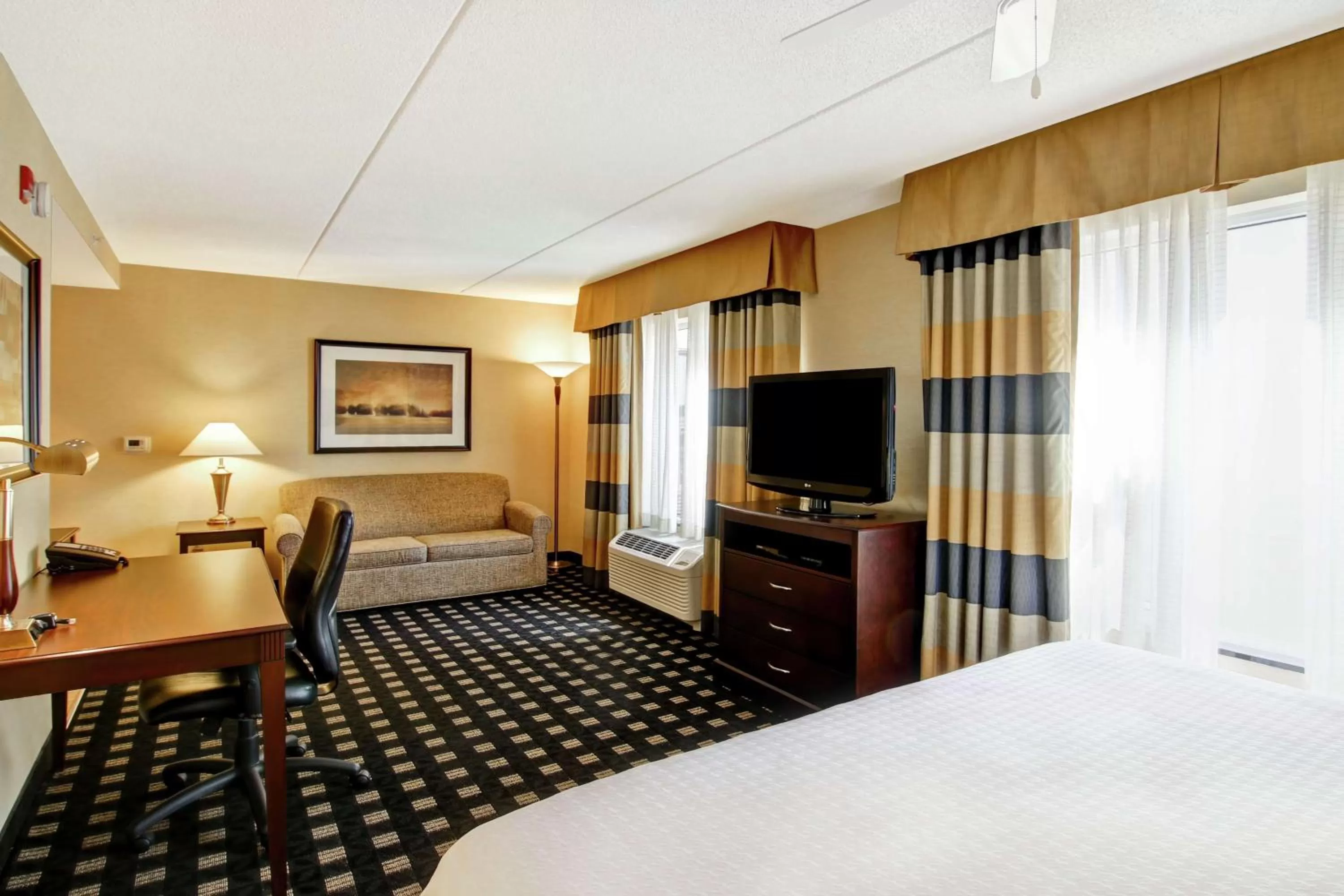 Bedroom, Bed in Homewood Suites by Hilton Toronto Airport Corporate Centre