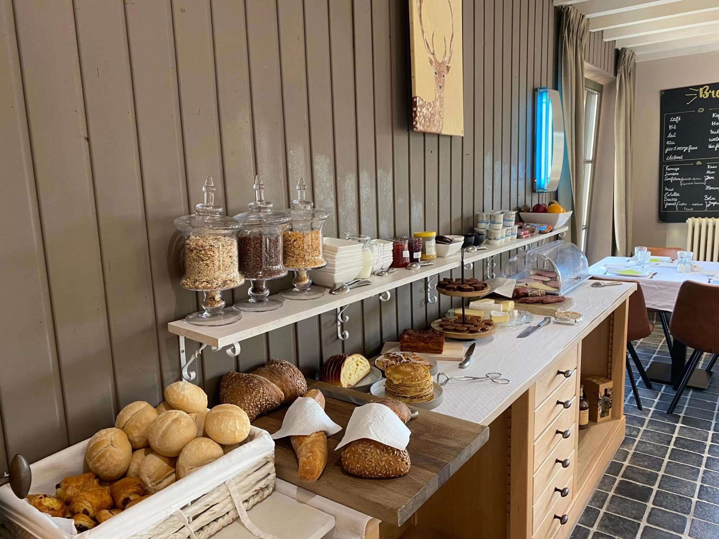 Buffet breakfast in B&B Le Briquemont