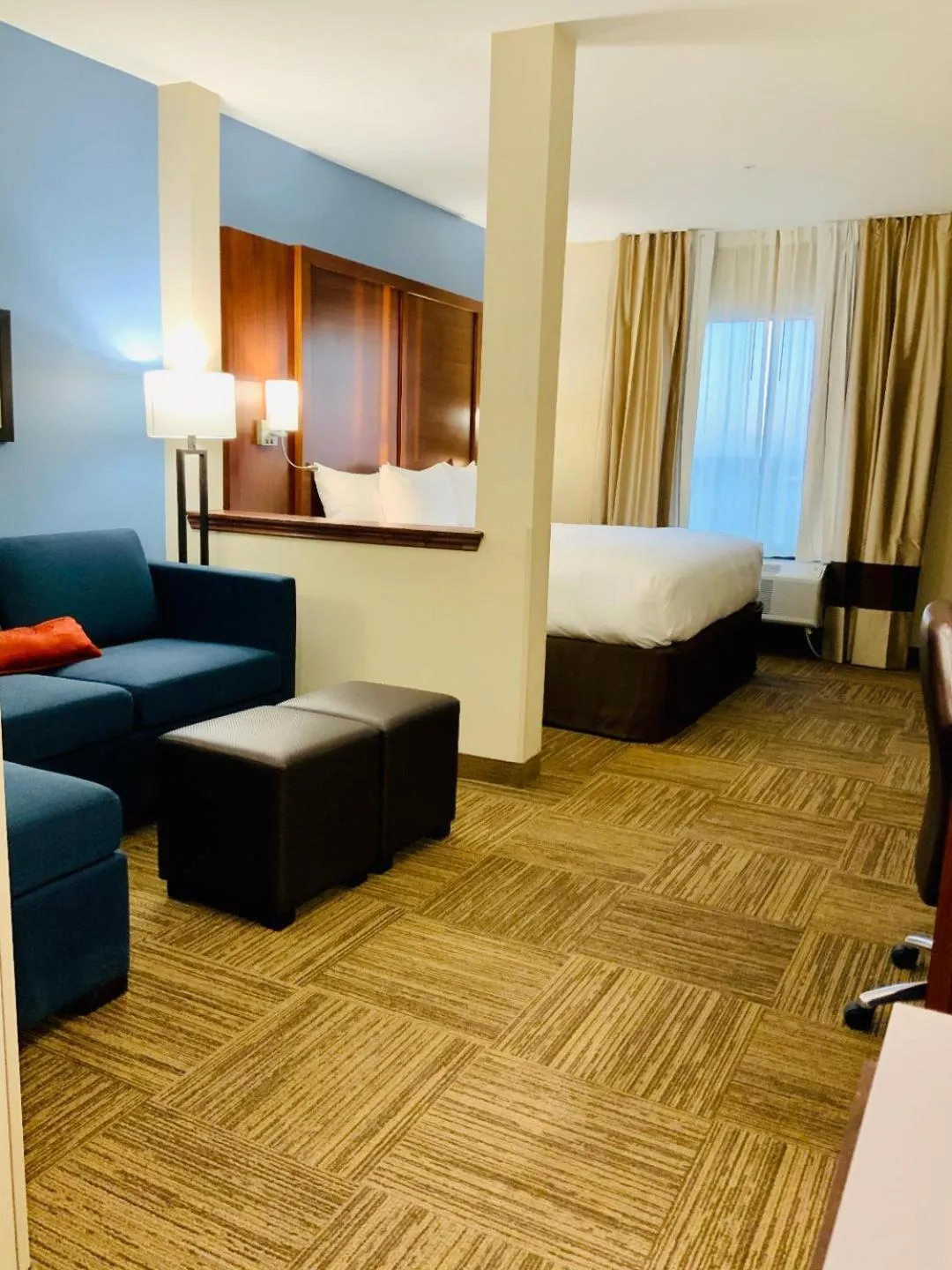 Bed in Comfort Suites Cedar Park - Austin Northwest