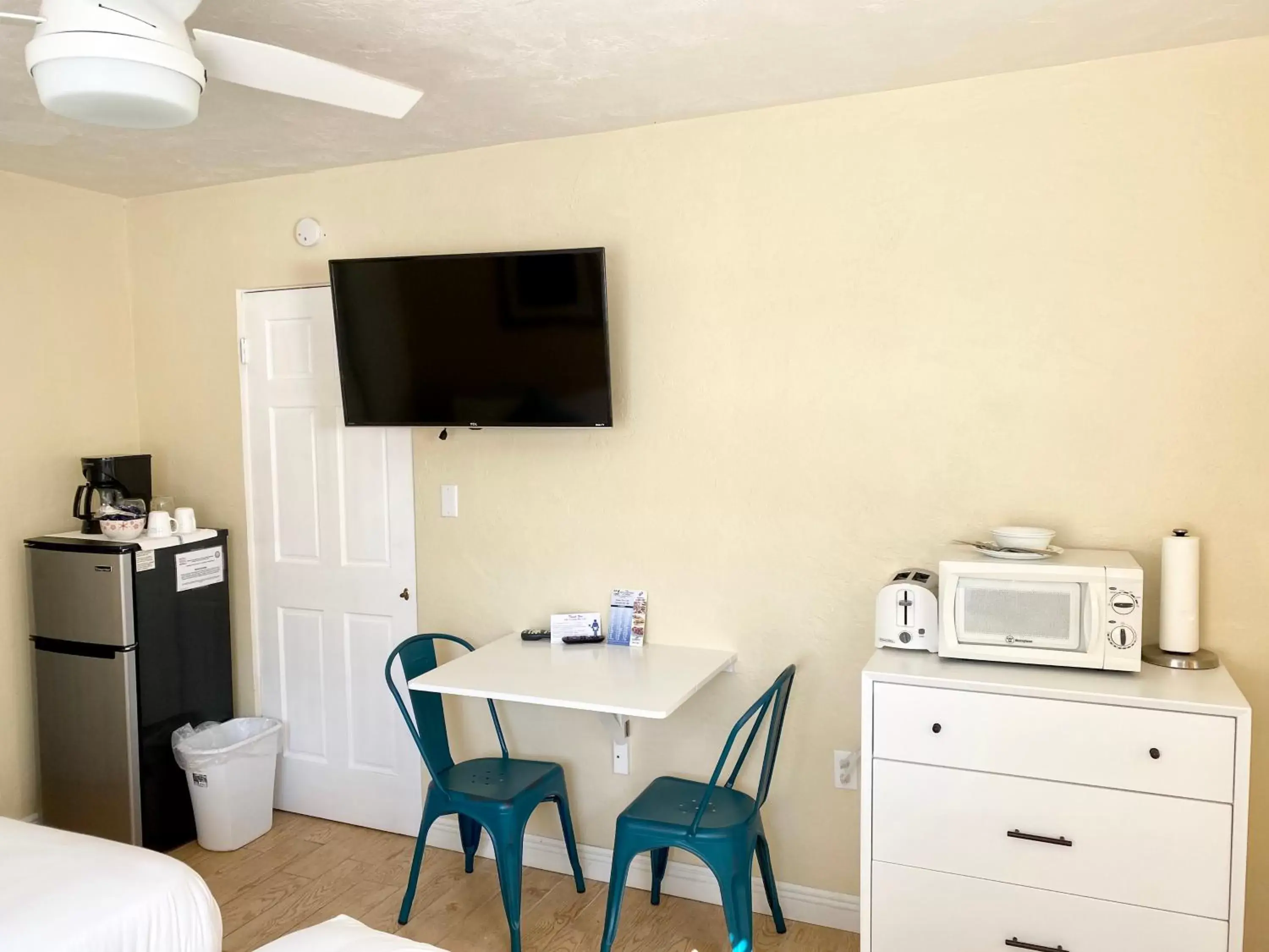 Deluxe Double Room - Gulf Side in The Molloy - A Boutique Beach Resort Deluxe Double Room - Gulf Side in The Molloy - A Boutique Beach Resort