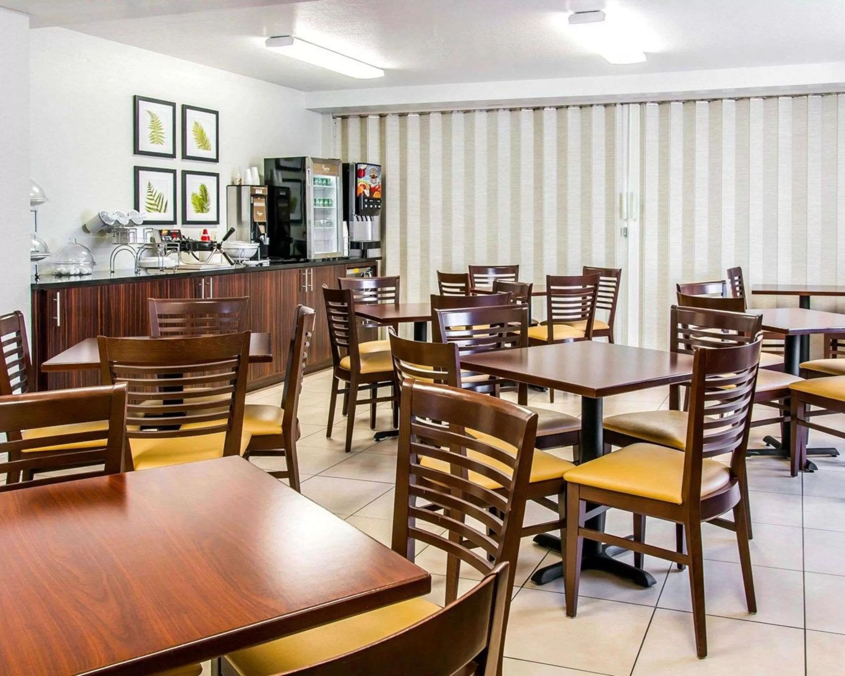 Restaurant/places to eat in Sleep Inn