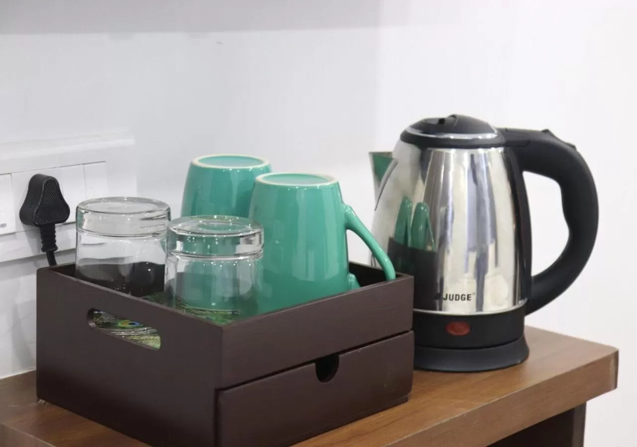 Coffee/tea facilities in Sharman Suites