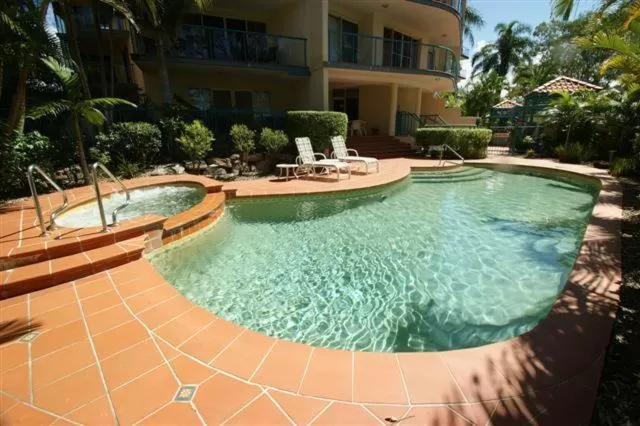 Day in The Esplanade Riverview Holiday Apartments