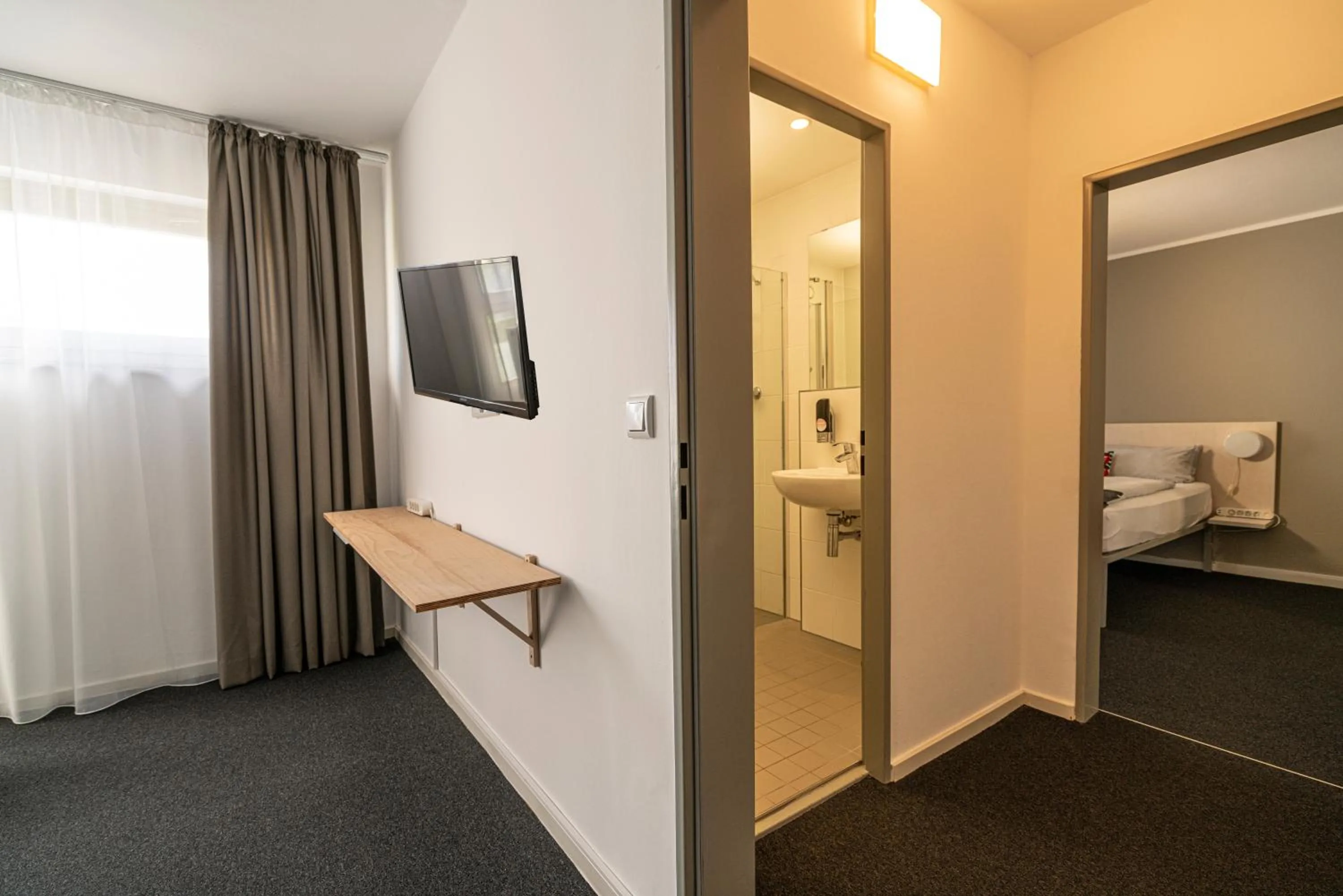 Photo of the whole room, Bed in BIG MAMA Berlin