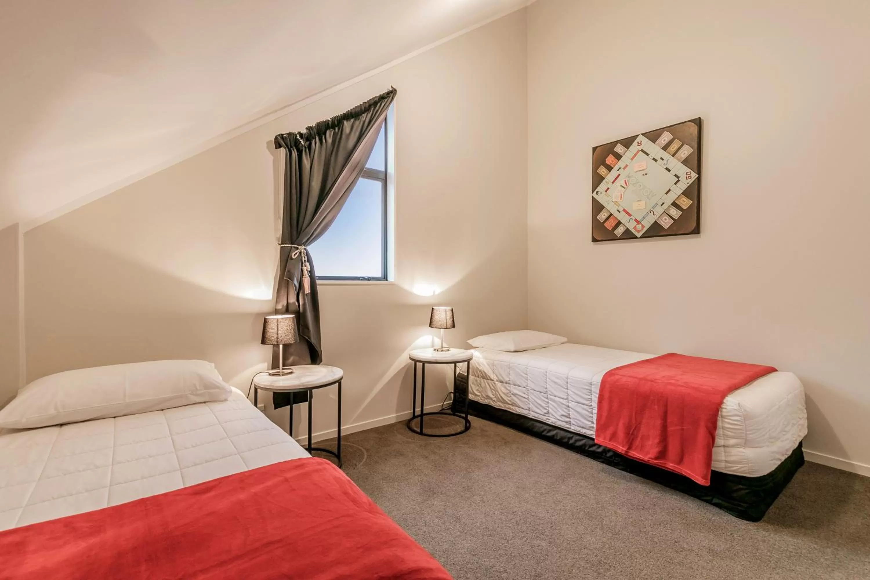 Photo of the whole room, Bed in Le Chalet Suisse Motel Taupo