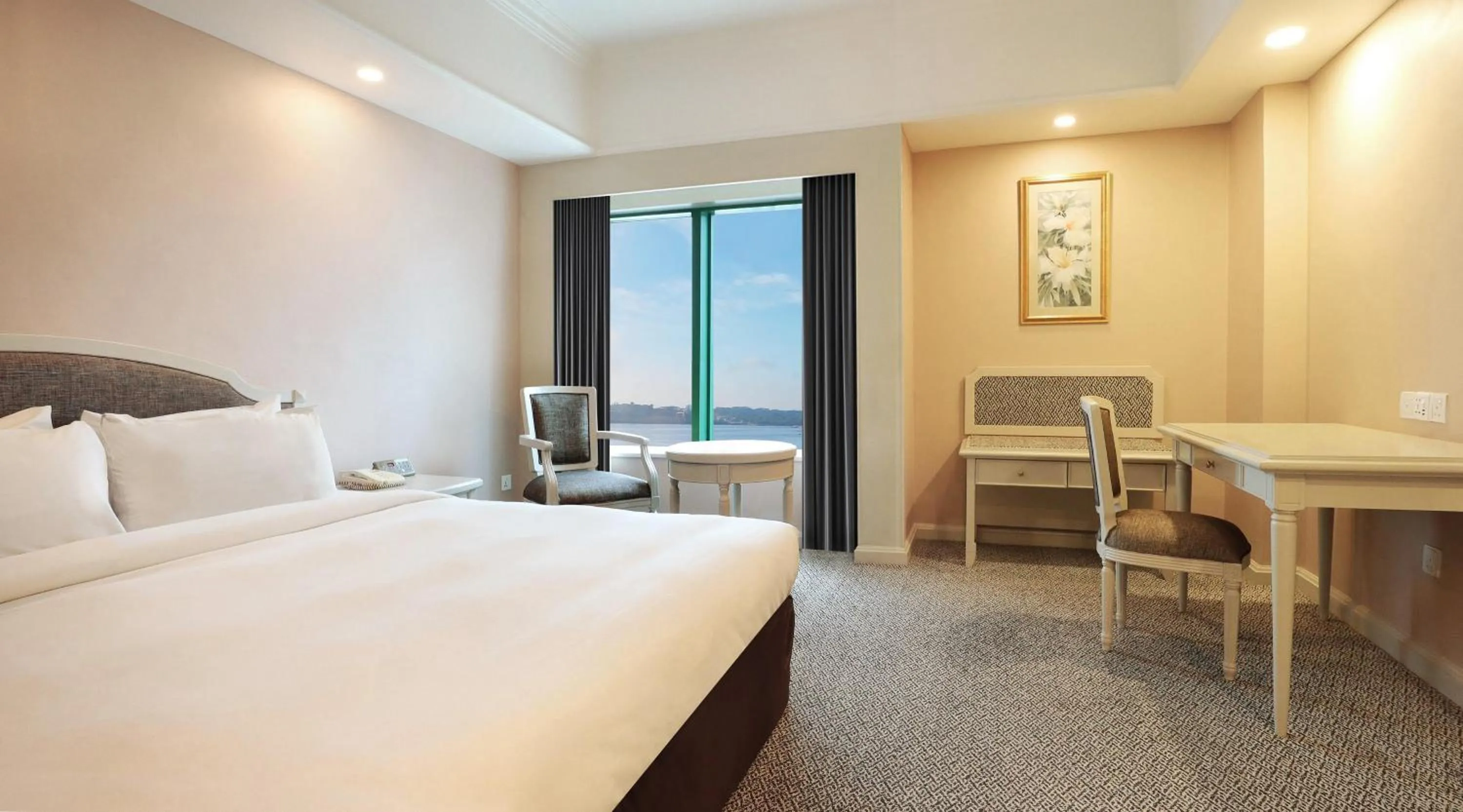 Bedroom, Bed in Berjaya Waterfront Hotel, Johor Bahru