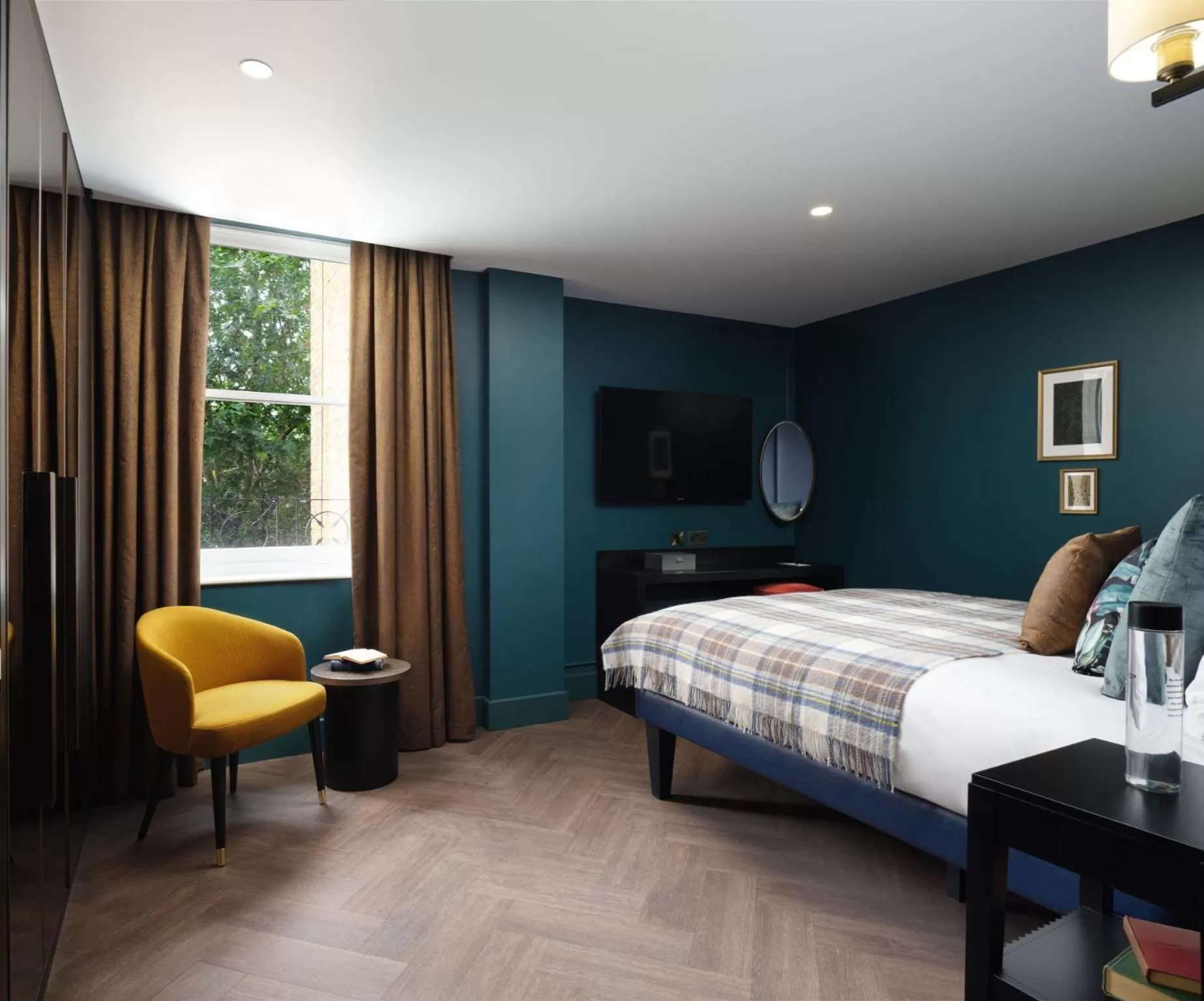 Bedroom, Bed in The Other House South Kensington