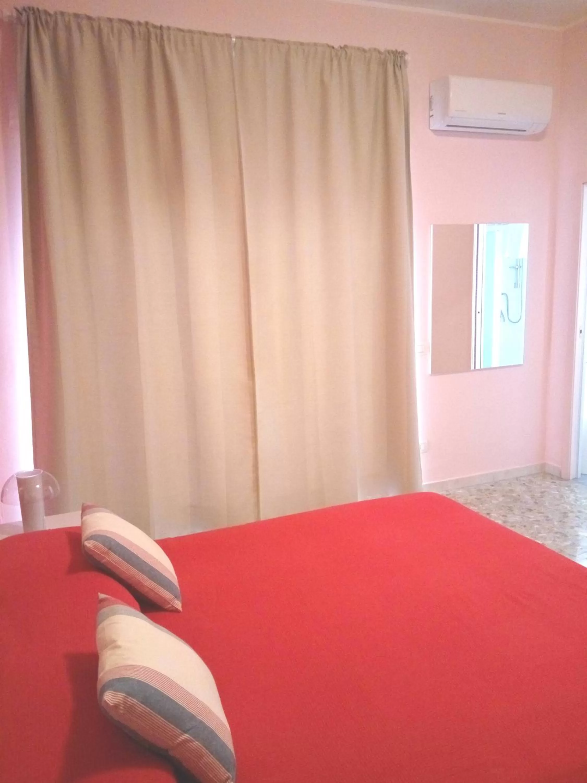 Photo of the whole room, Bed in Michelangelo Rooms