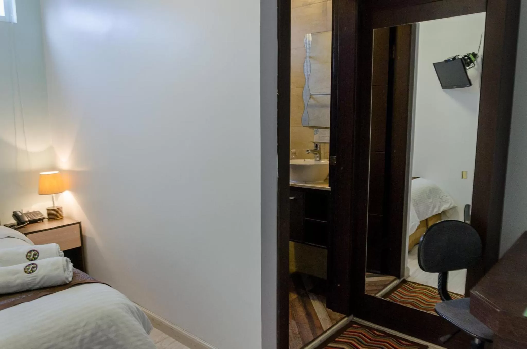 Bedroom, Bed in Hotel Shalom