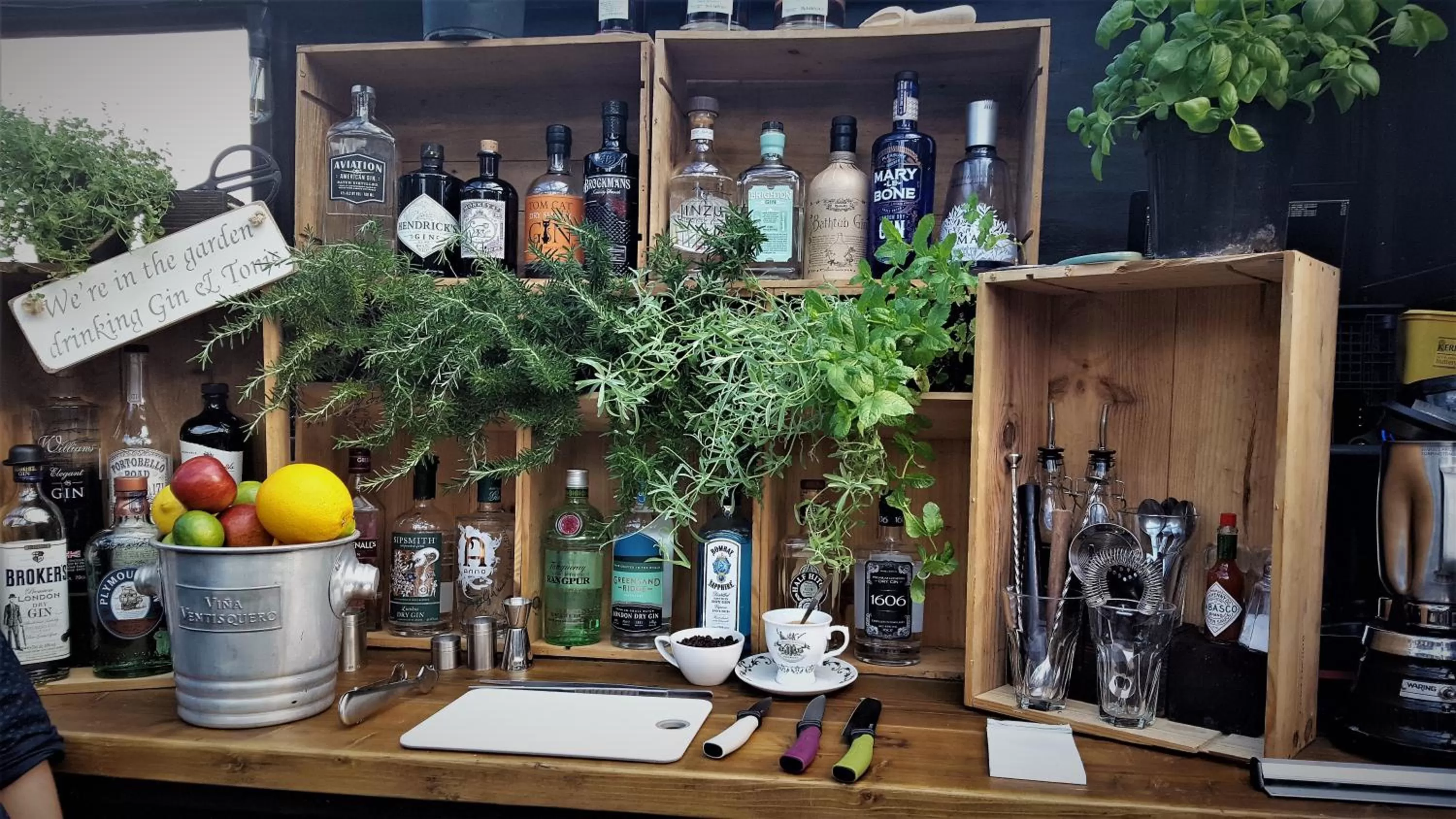 Restaurant/places to eat in Gothic House