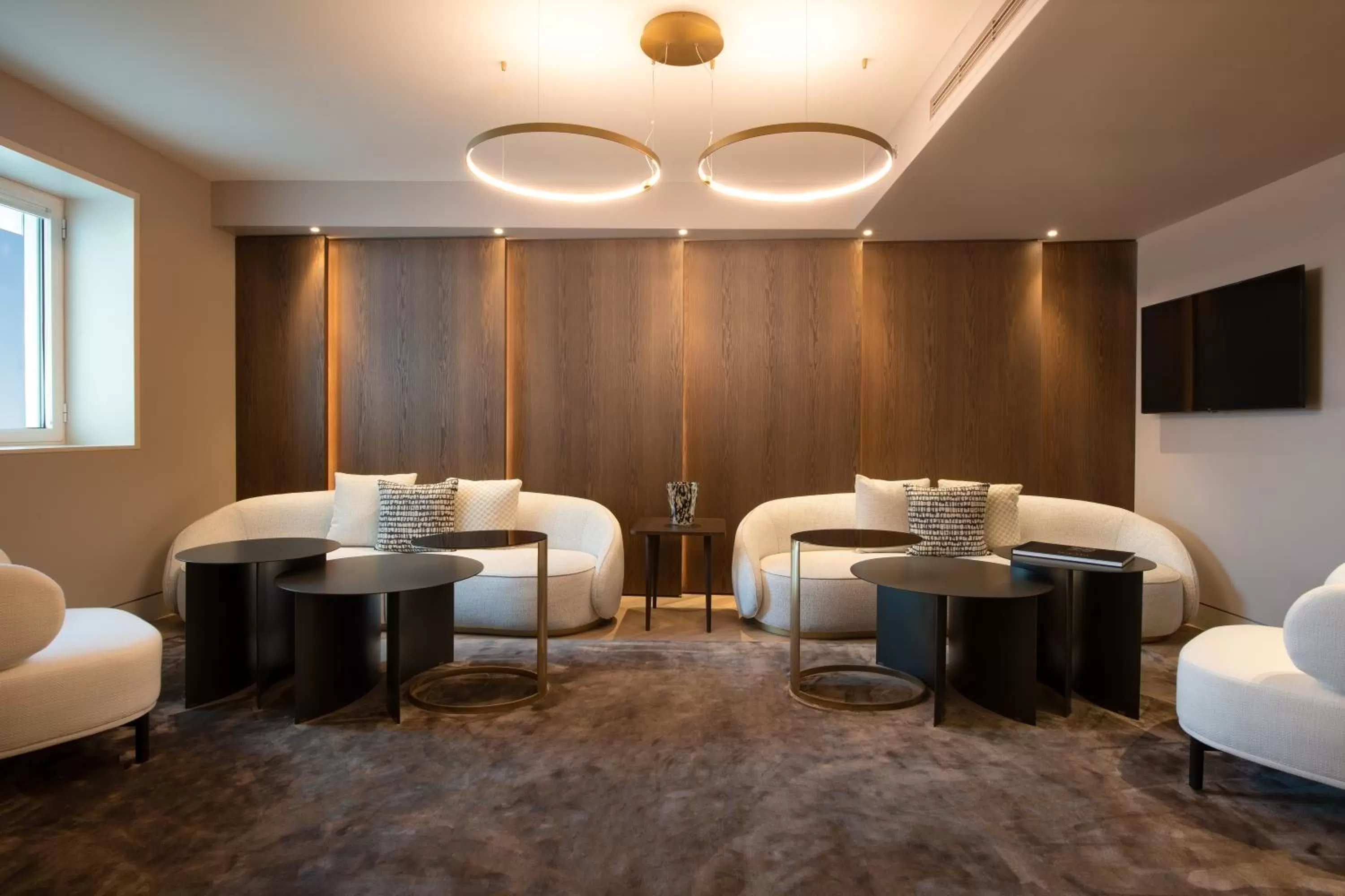 Lounge or bar in Sofitel Athens Airport