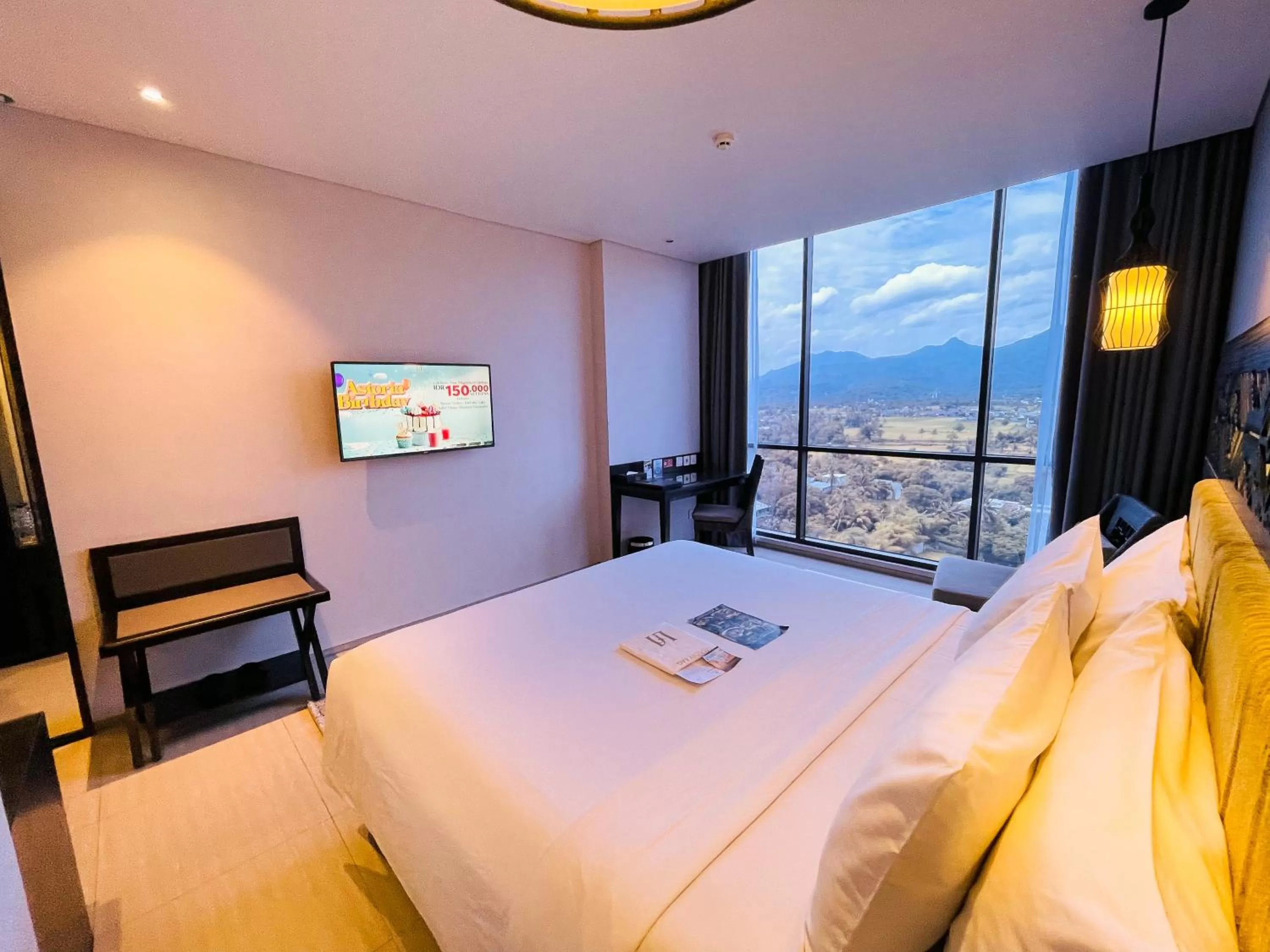 Bedroom, Bed in Lombok Astoria Hotel