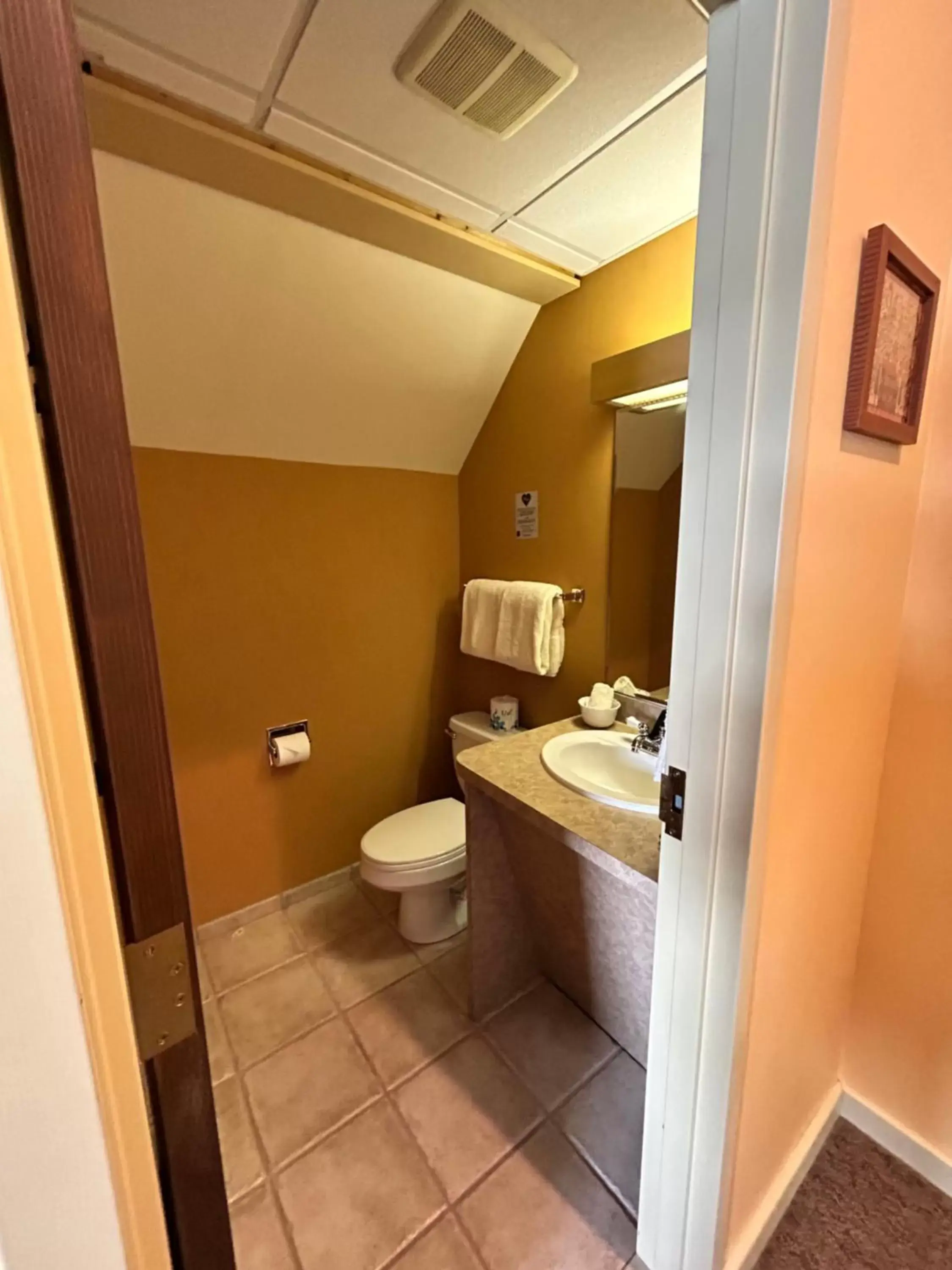 Family Suite in The Common Man Inn & Lodge, Plymouth Family Suite in The Common Man Inn & Lodge, Plymouth