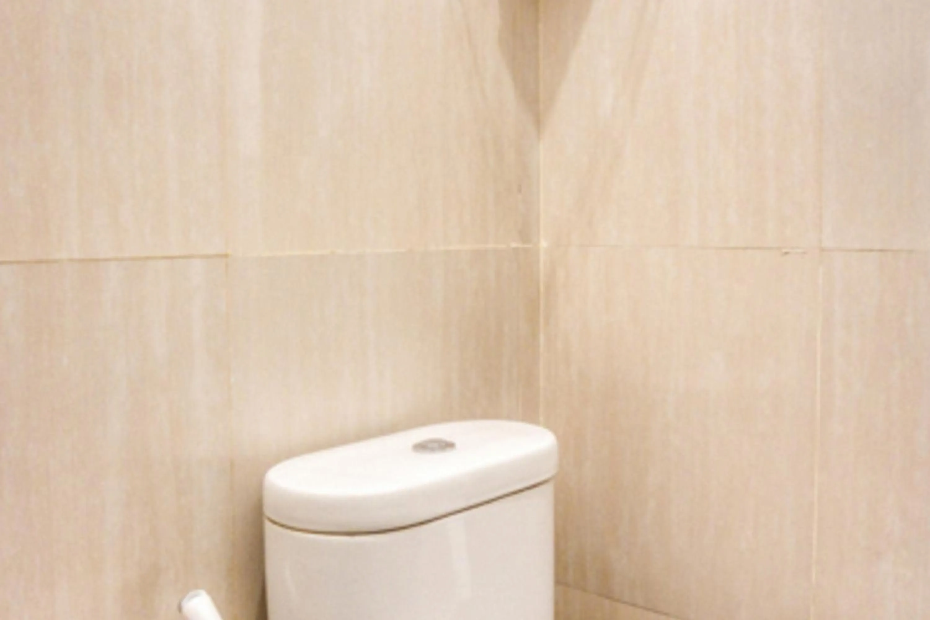 Bathroom in RedDoorz Syariah near Taman Pelangi Jogja 2