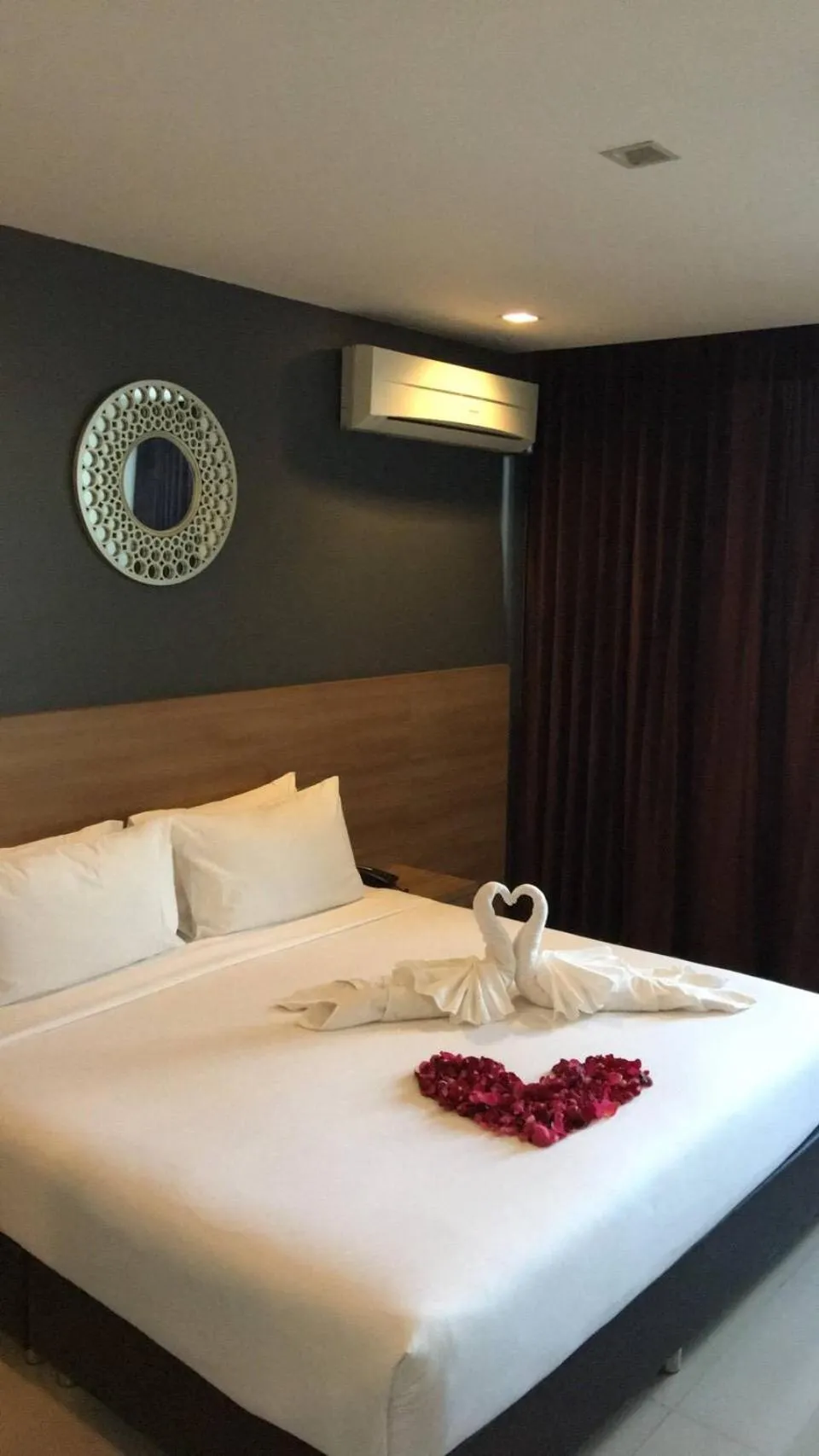 Bed in Marigold Sukhumvit - Free Shuttle to BTS Bearing Station