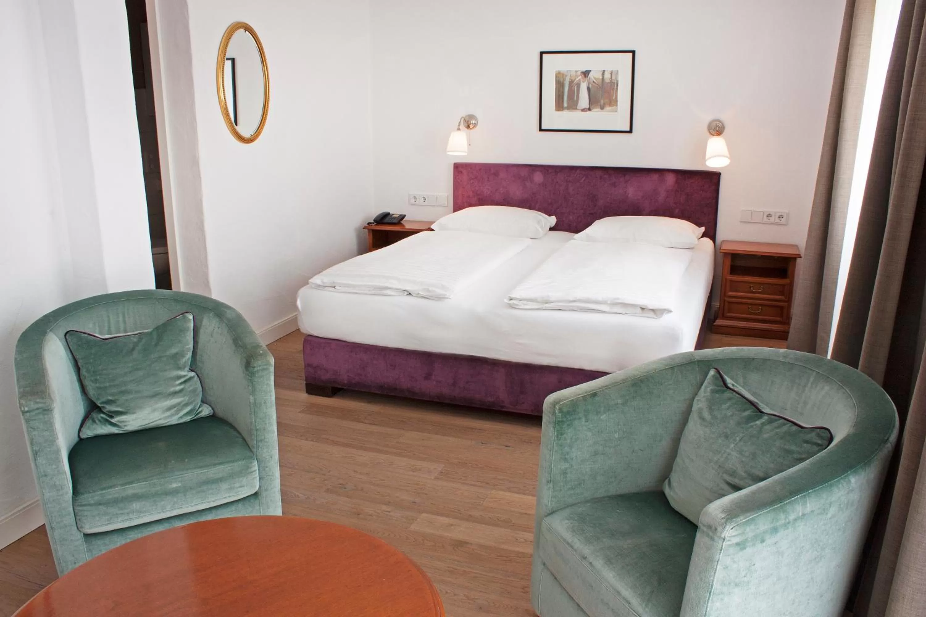 Photo of the whole room, Bed in Hotel Bayerischer Hof