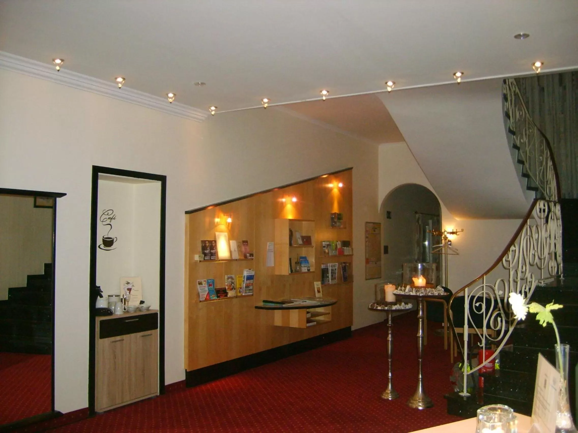 Lobby or reception in City Hotel by celina