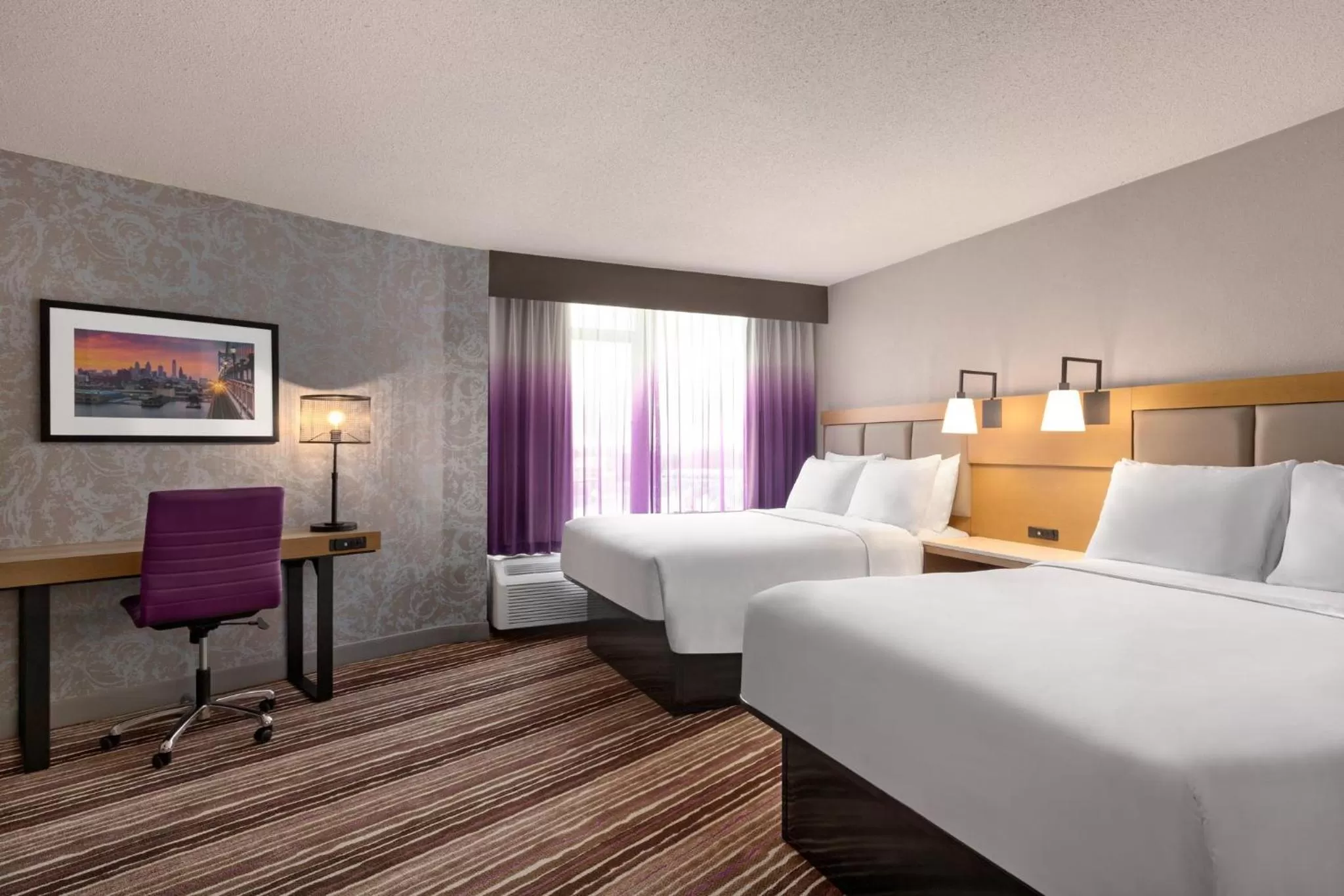 Photo of the whole room, Bed in Holiday Inn Philadelphia Arpt-Stadium Area by IHG