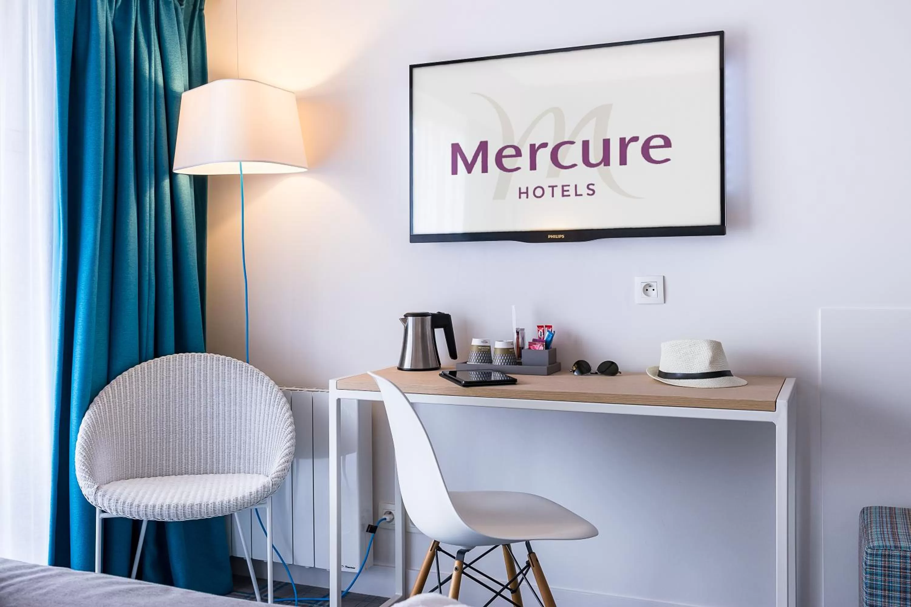 Bedroom in Mercure Deauville Centre