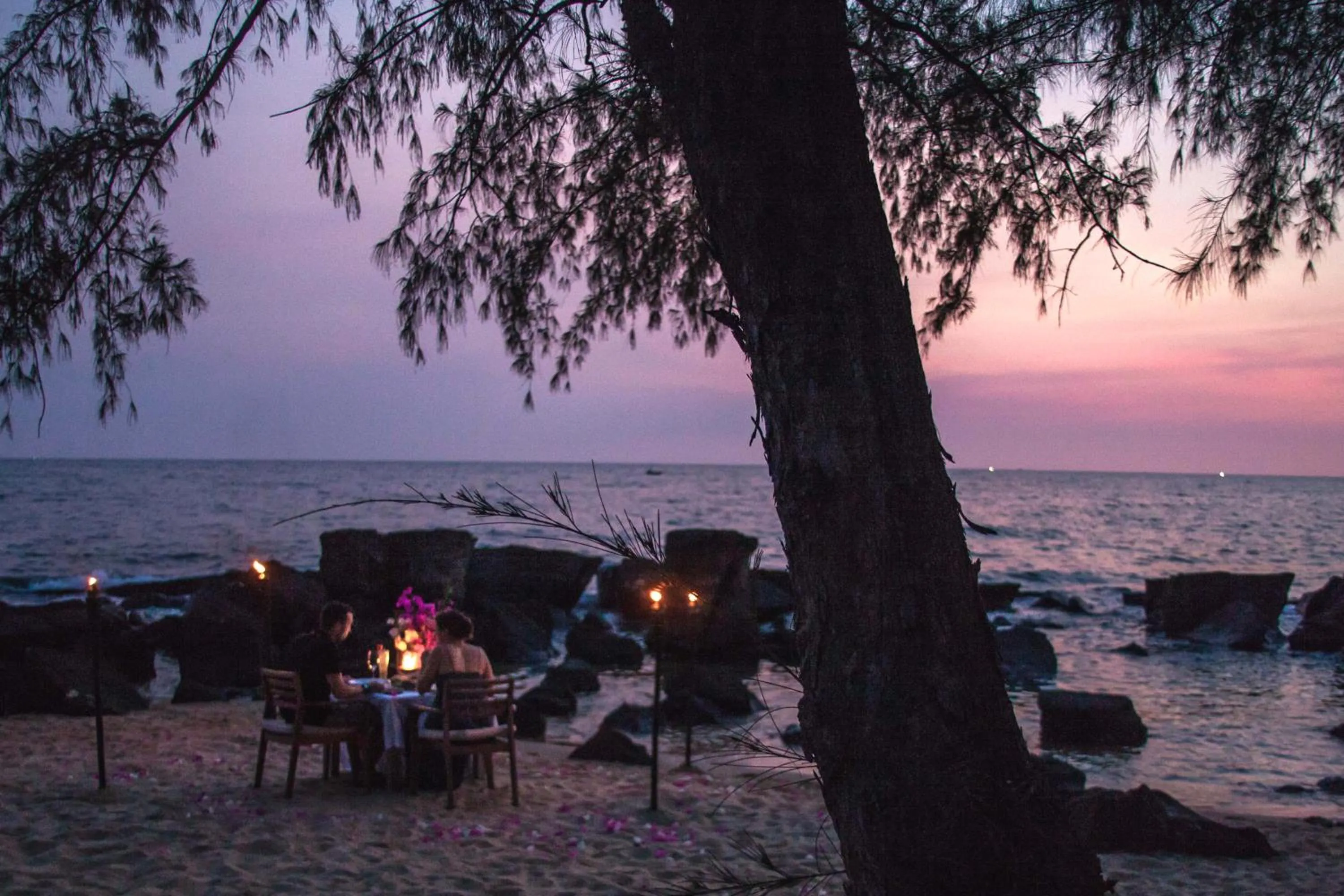 Restaurant/places to eat in Mango Bay Resort