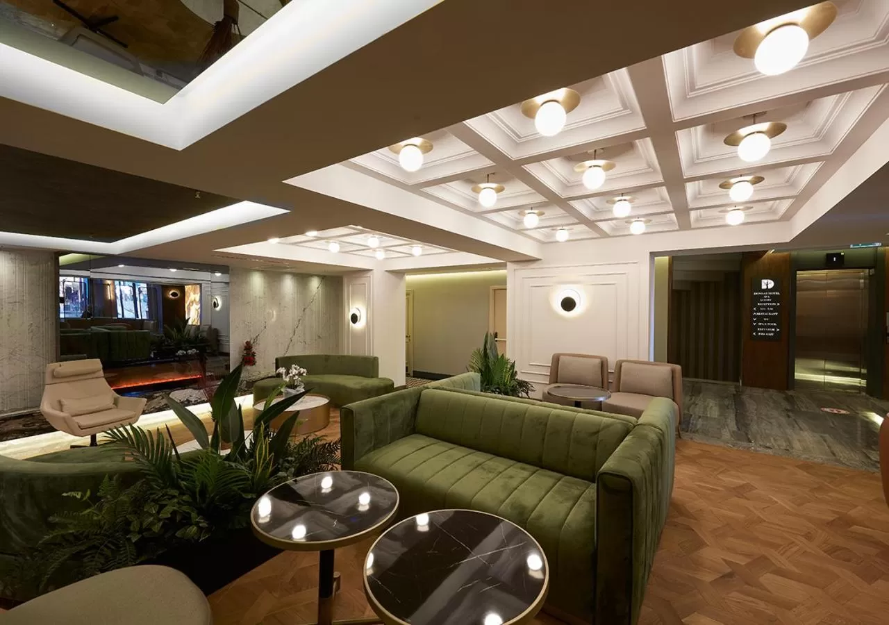 Communal lounge/ TV room in Dundar Hotel & Spa