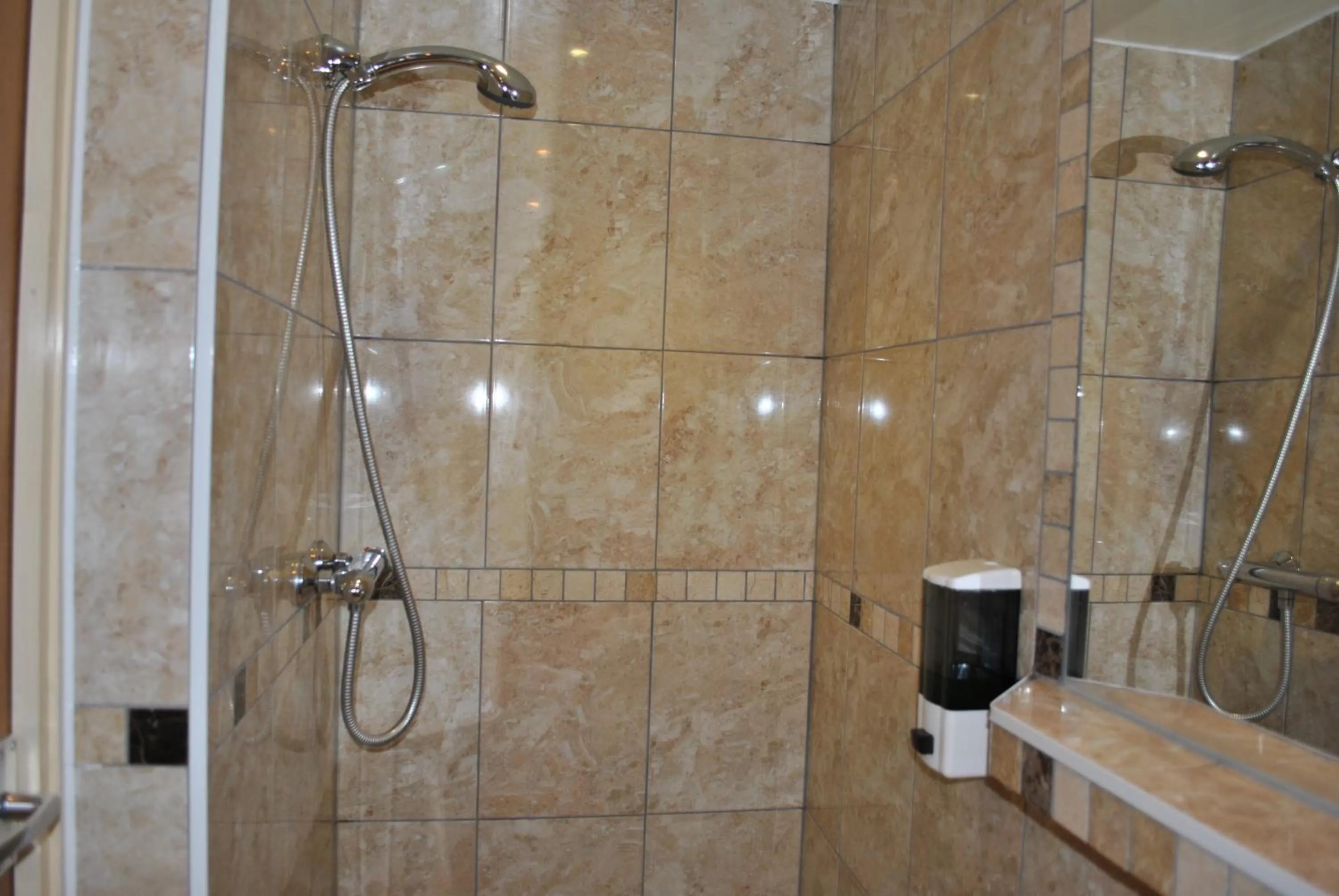 Bathroom in Carlton Hotel