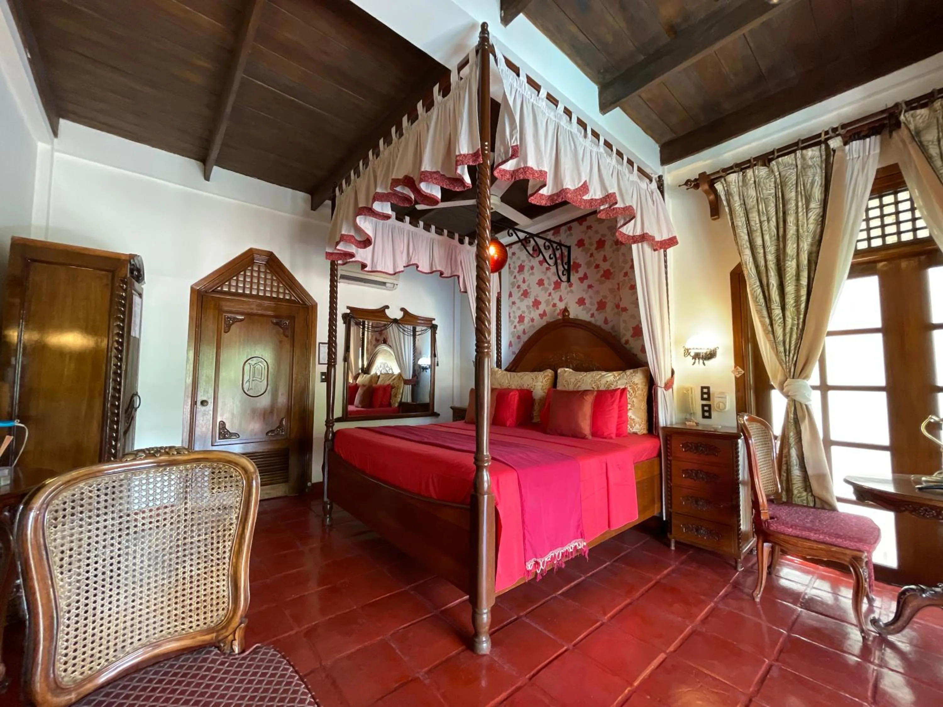 Deluxe Room in Tropicana Castle Dive Resort powered by Cocotel