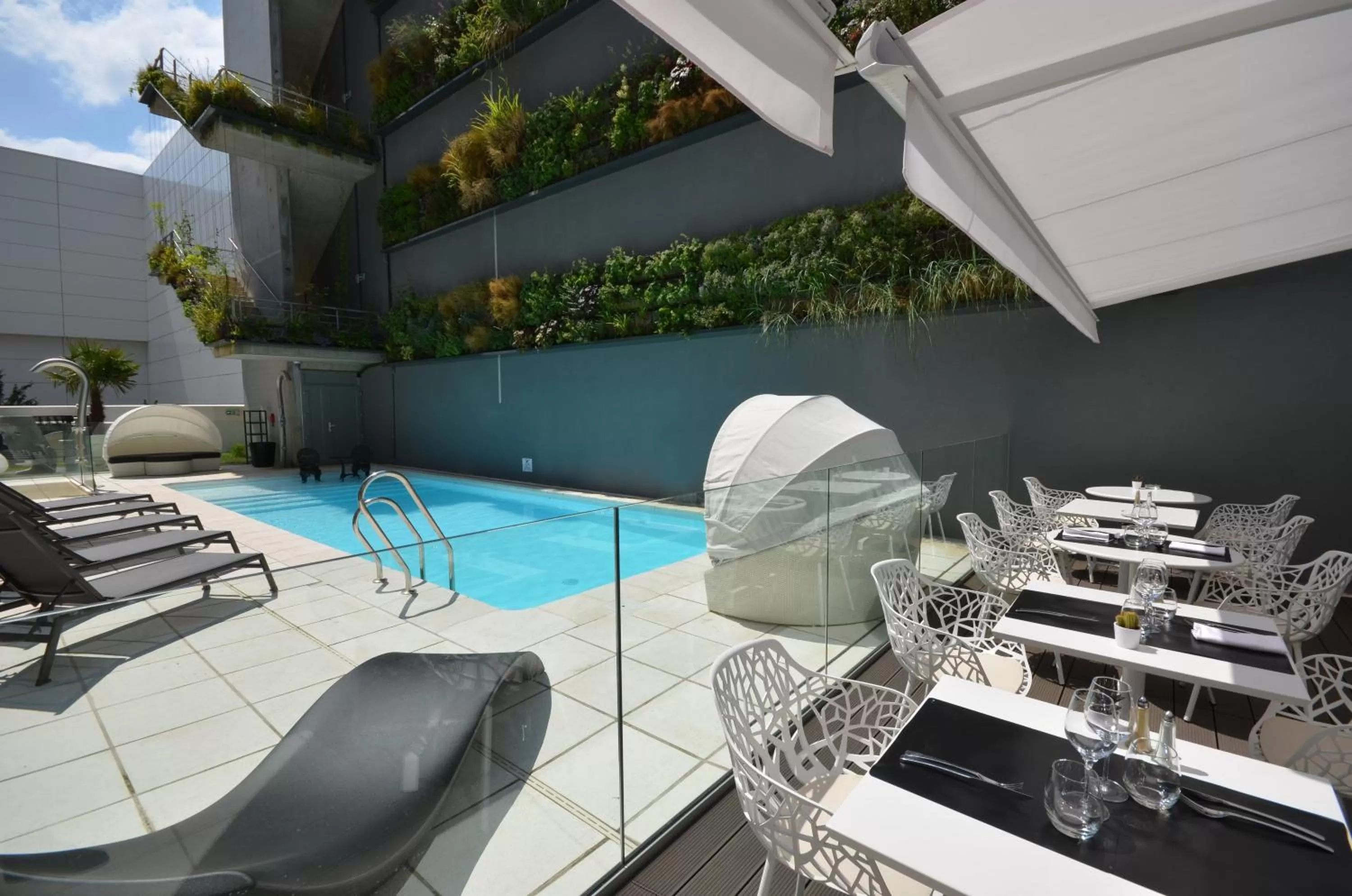 Property building in Holiday Inn Dijon Toison D'or by IHG