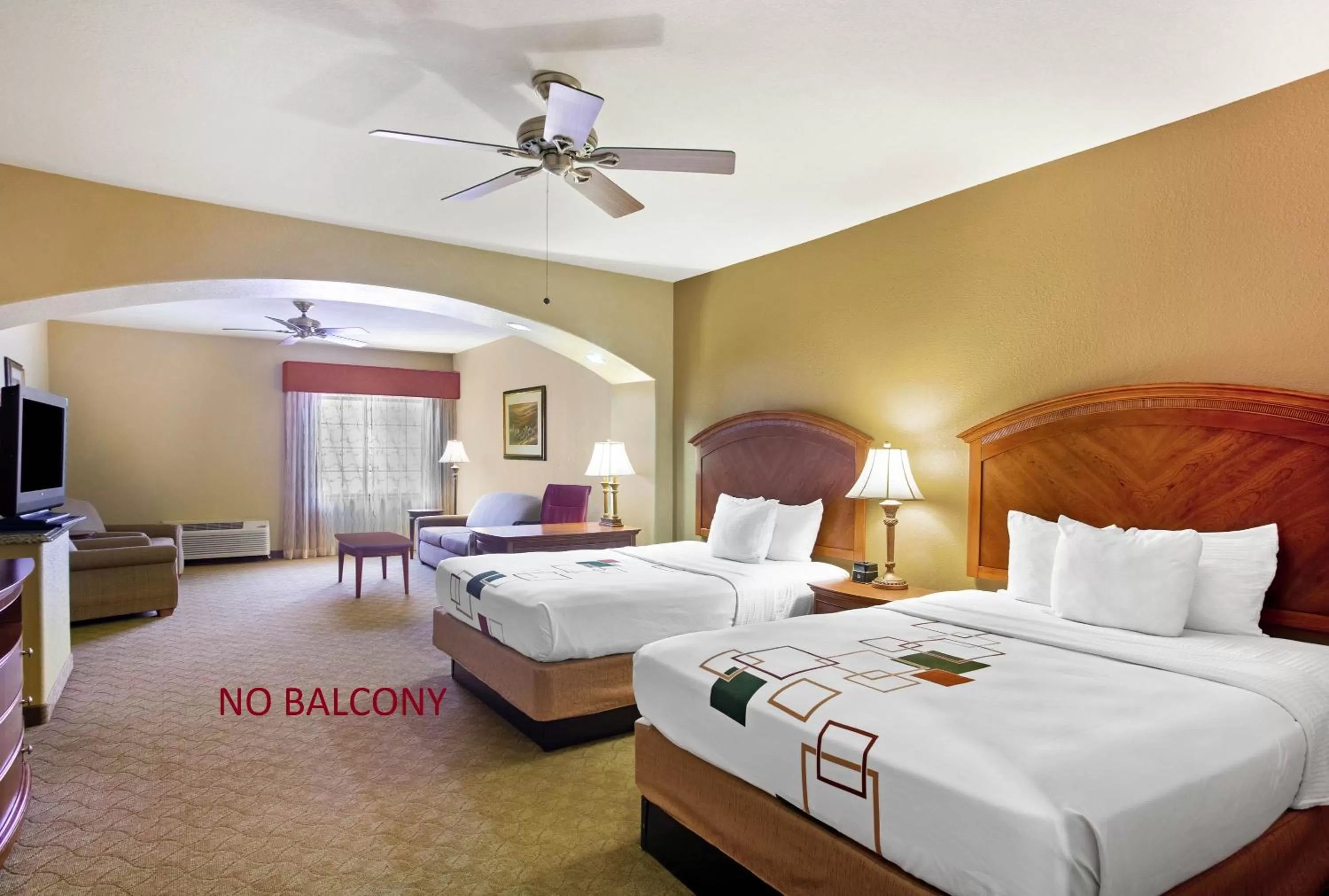 Photo of the whole room, Bed in La Quinta by Wyndham Marble Falls