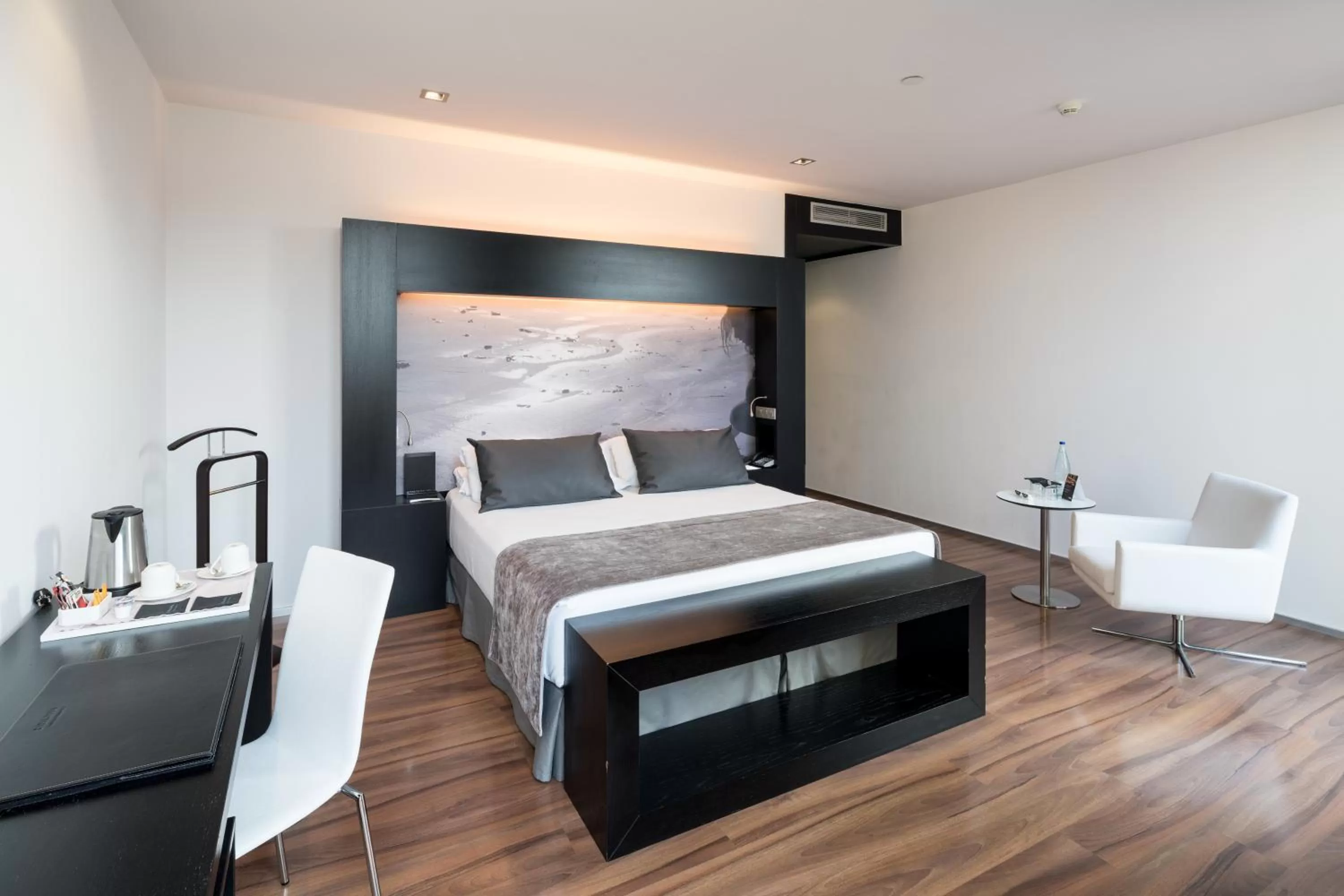 Bedroom, Bed in Catalonia Catedral