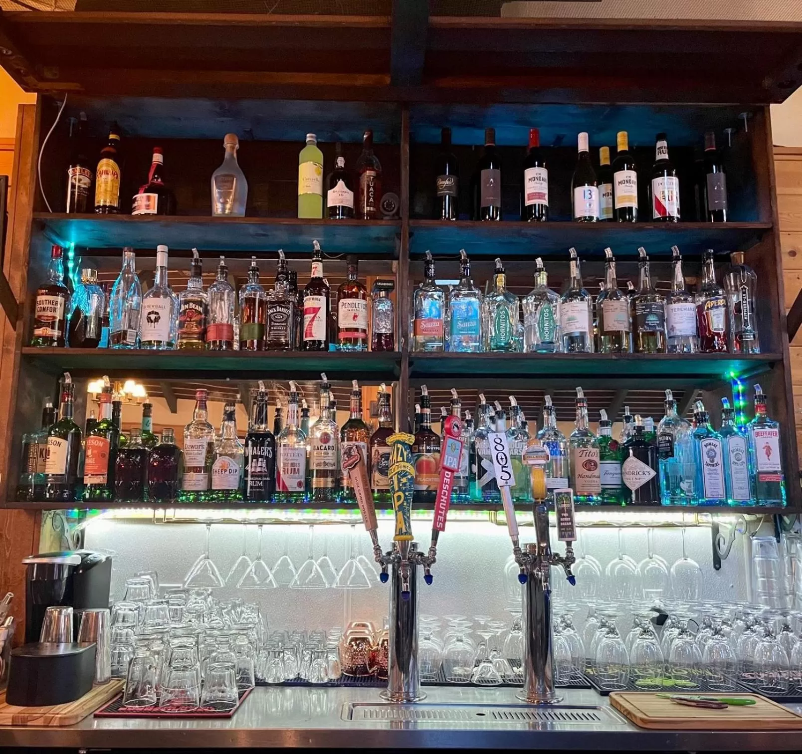 Restaurant/places to eat in Shasta Inn