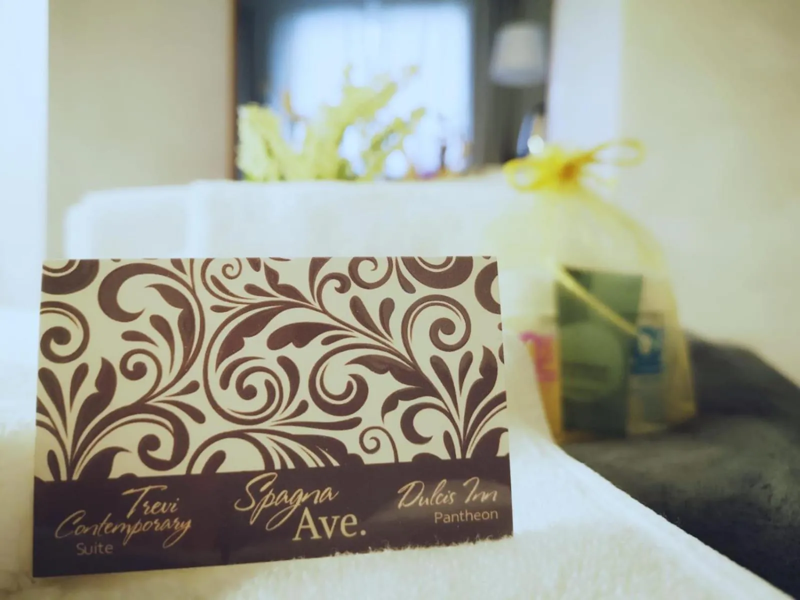 Logo/Certificate/Sign in Dulcis In Pantheon