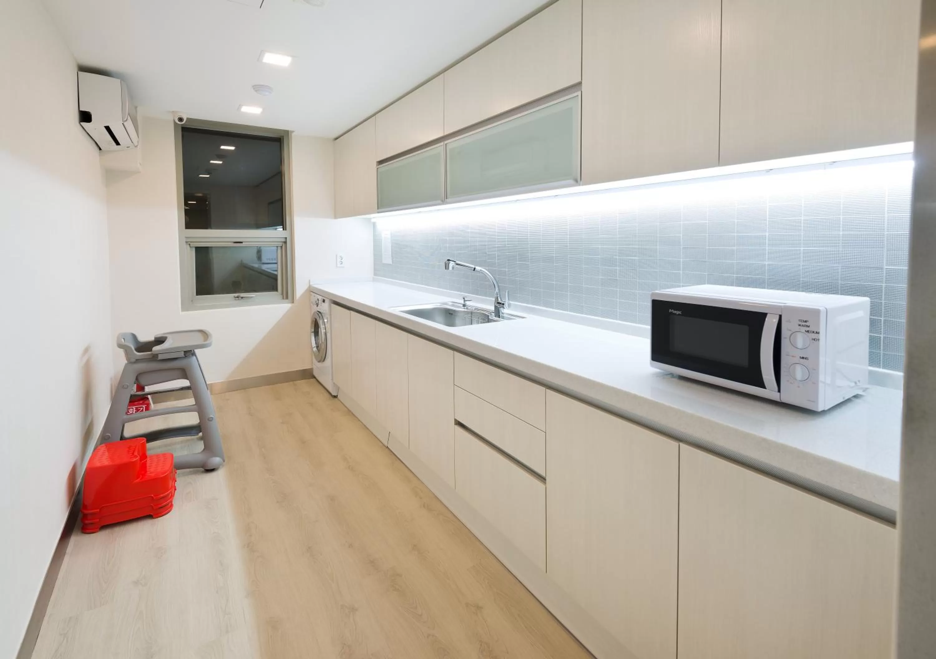 Kitchen or kitchenette in Metro Hotel Myeongdong