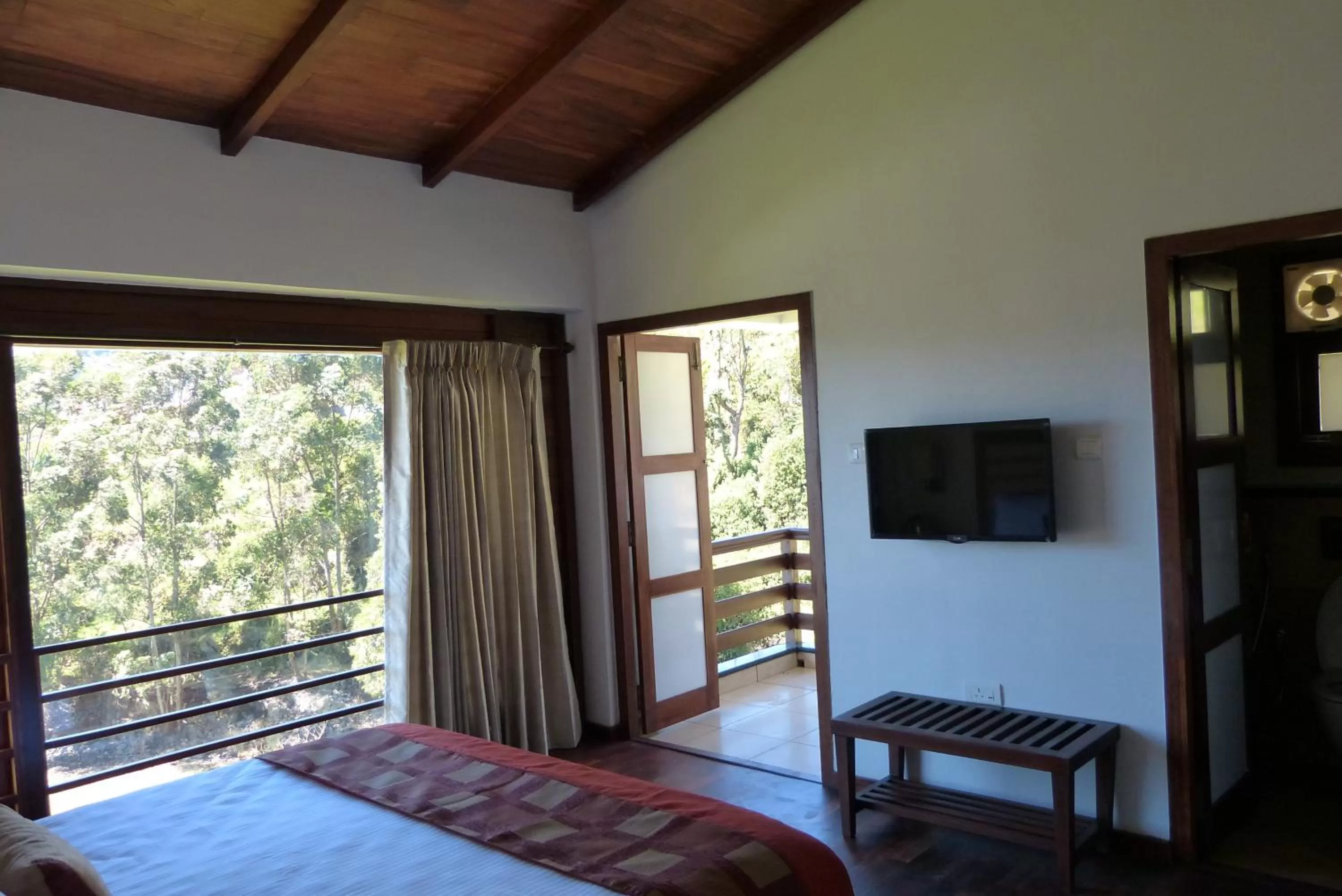 Photo of the whole room, Bed in GReaT Trails Kodaikanal by GRT Hotels