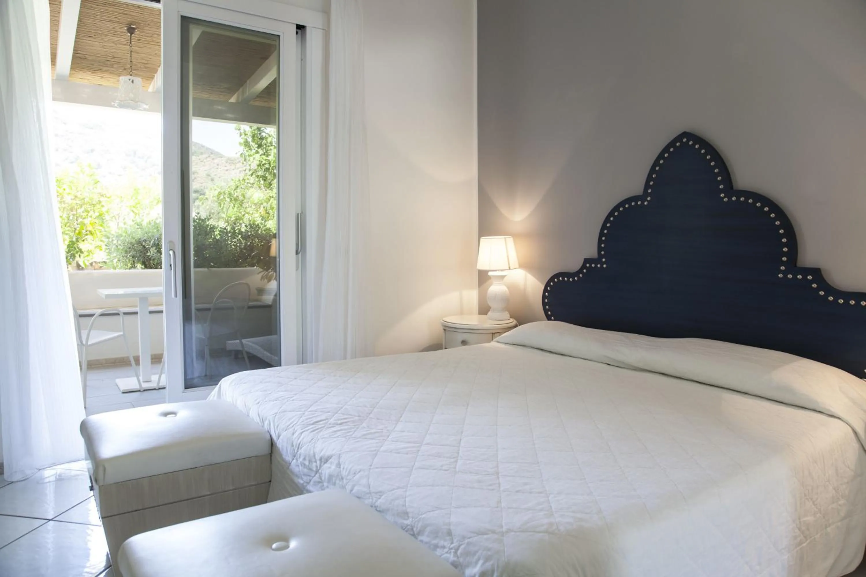 Suite with Garden View in Hotel Mea - Aeolian Charme