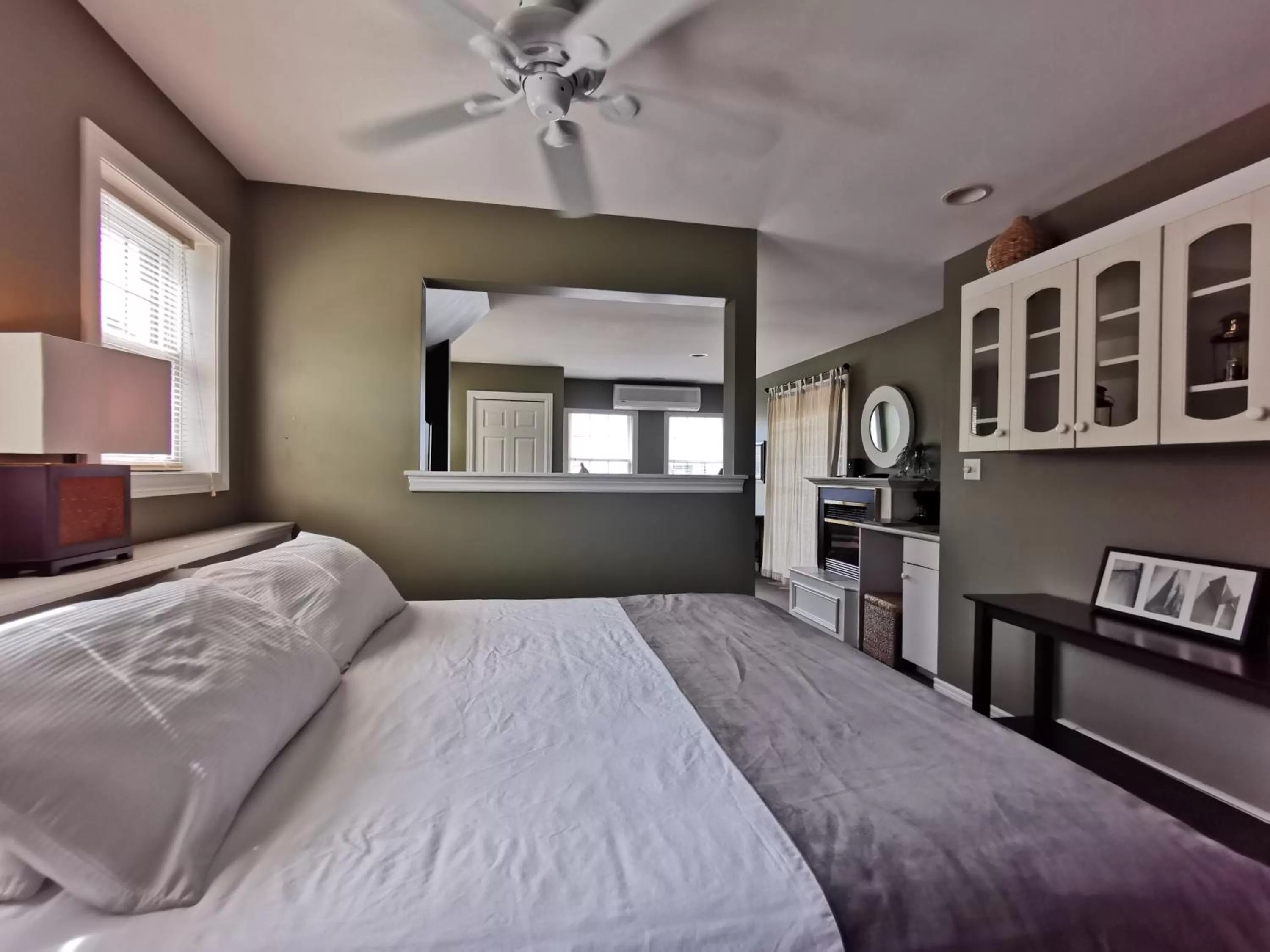 Bed in Inn on the Harbour and Telegraph House