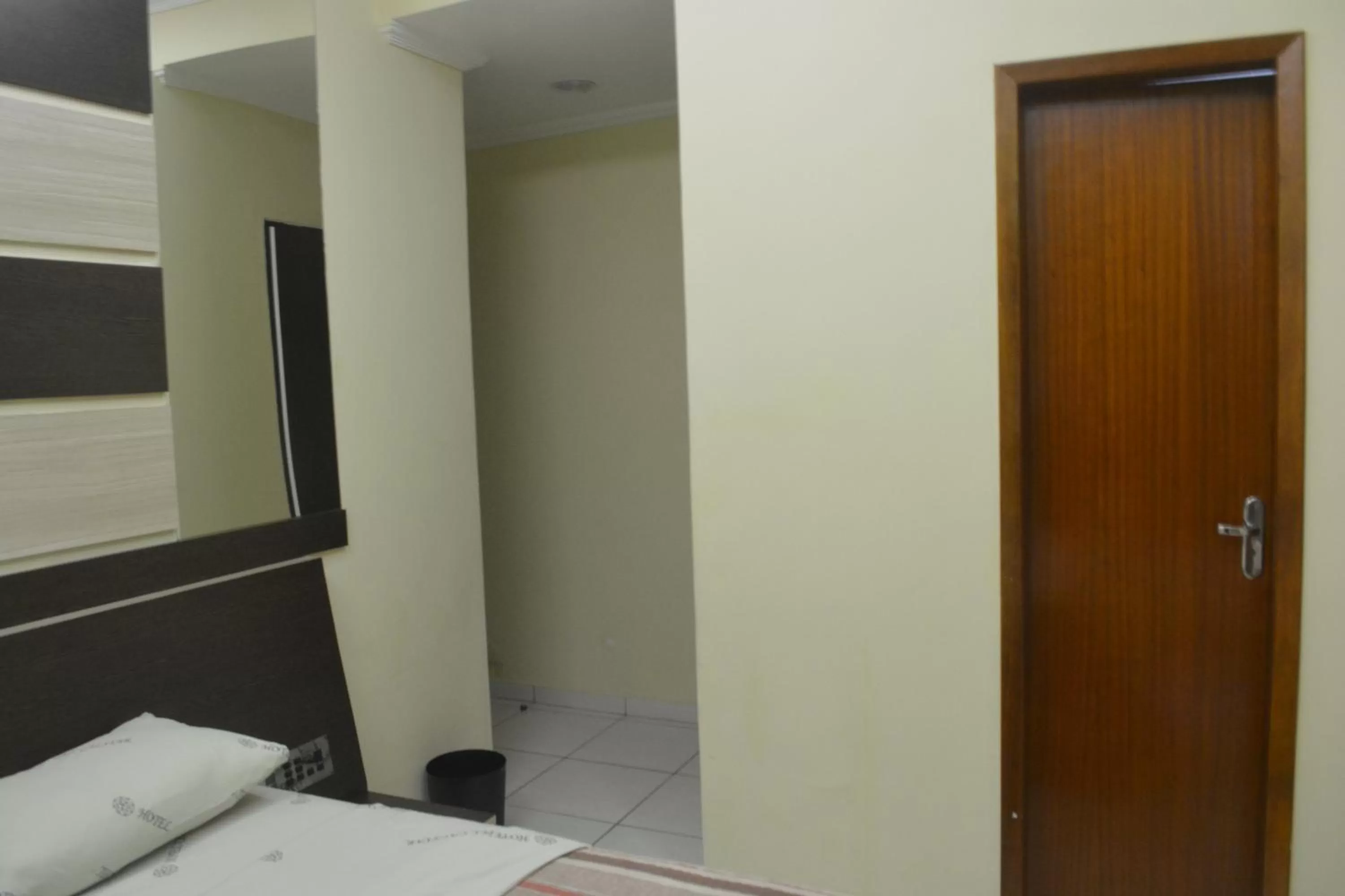 Bed in Hotel Calstar