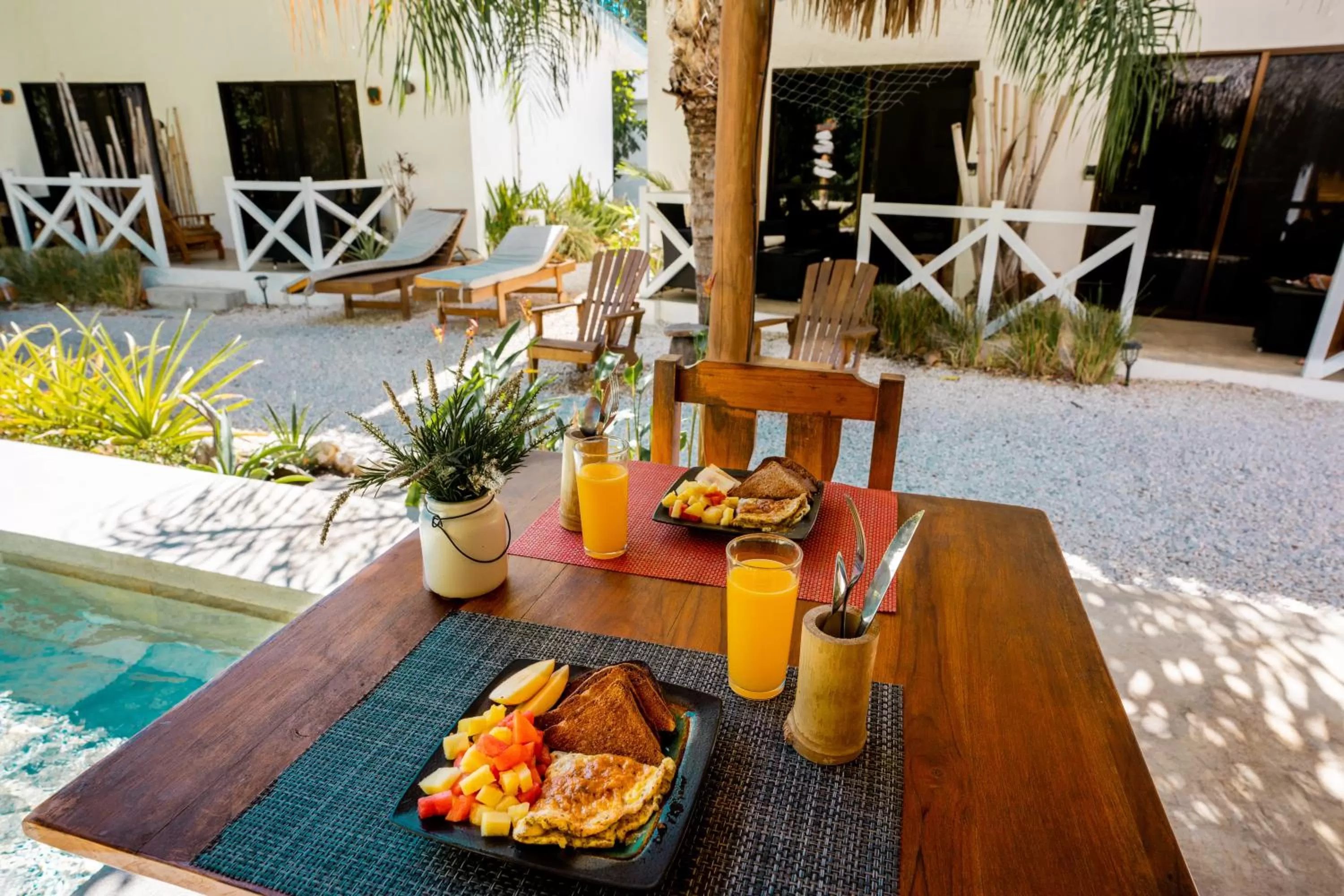 Swimming Pool in Antema Lodge Secteur Tamarindo, piscine, yoga, gym, jungle et paix